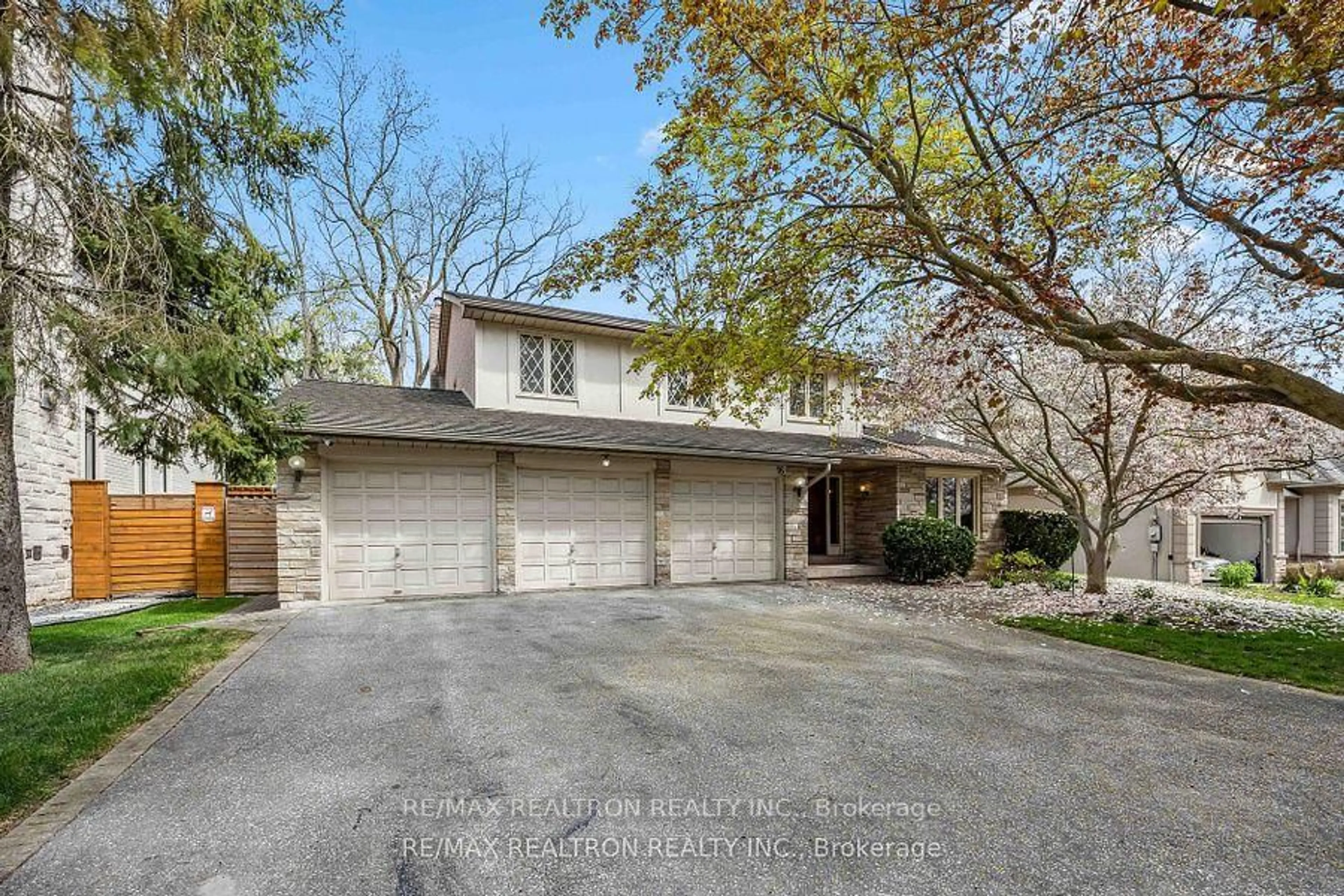 Unknown for 16 Ida St, Markham Ontario L3T 1X5