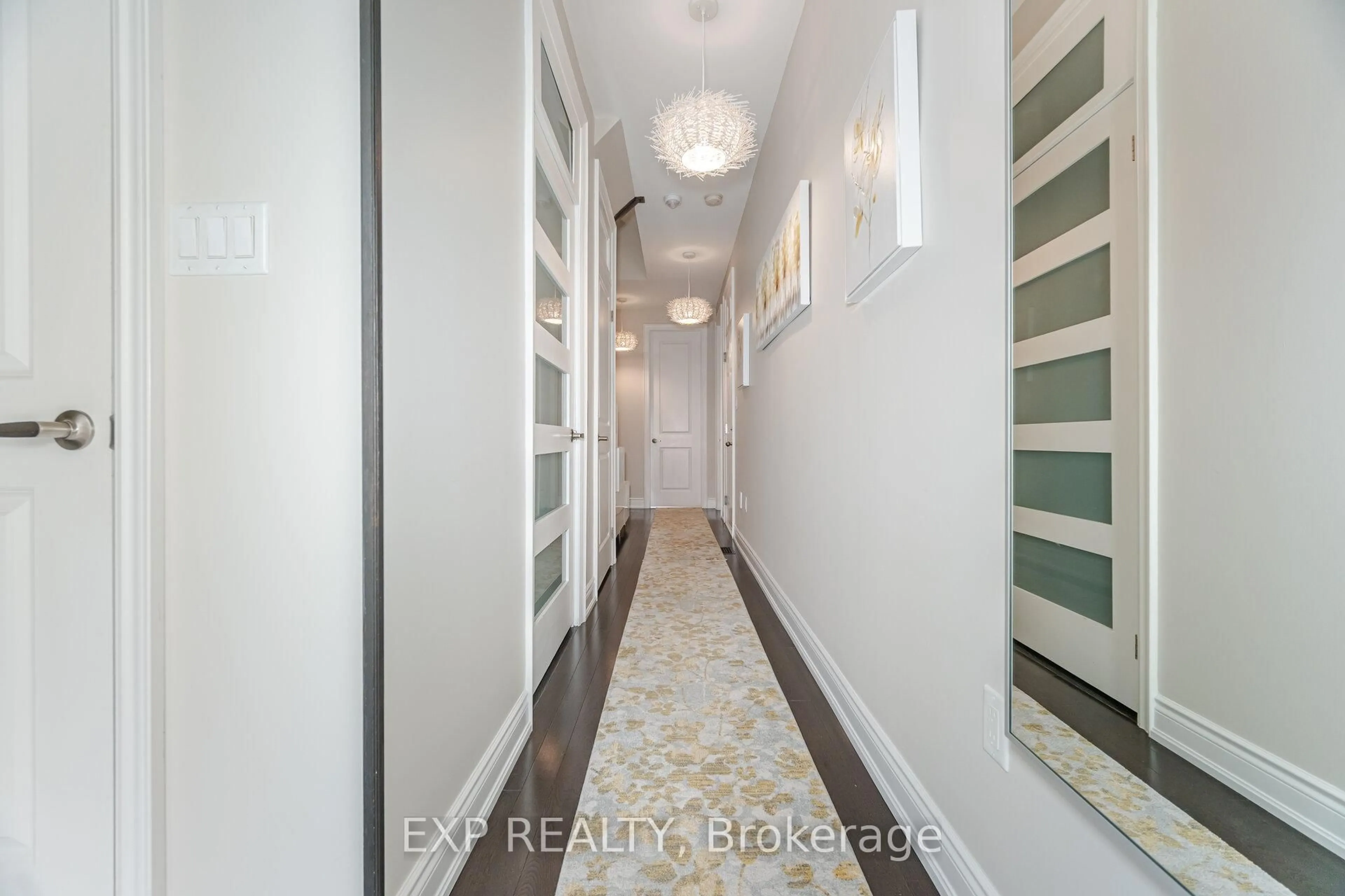 Indoor entryway for 54 Ingleside St, Vaughan Ontario L4L 0H9