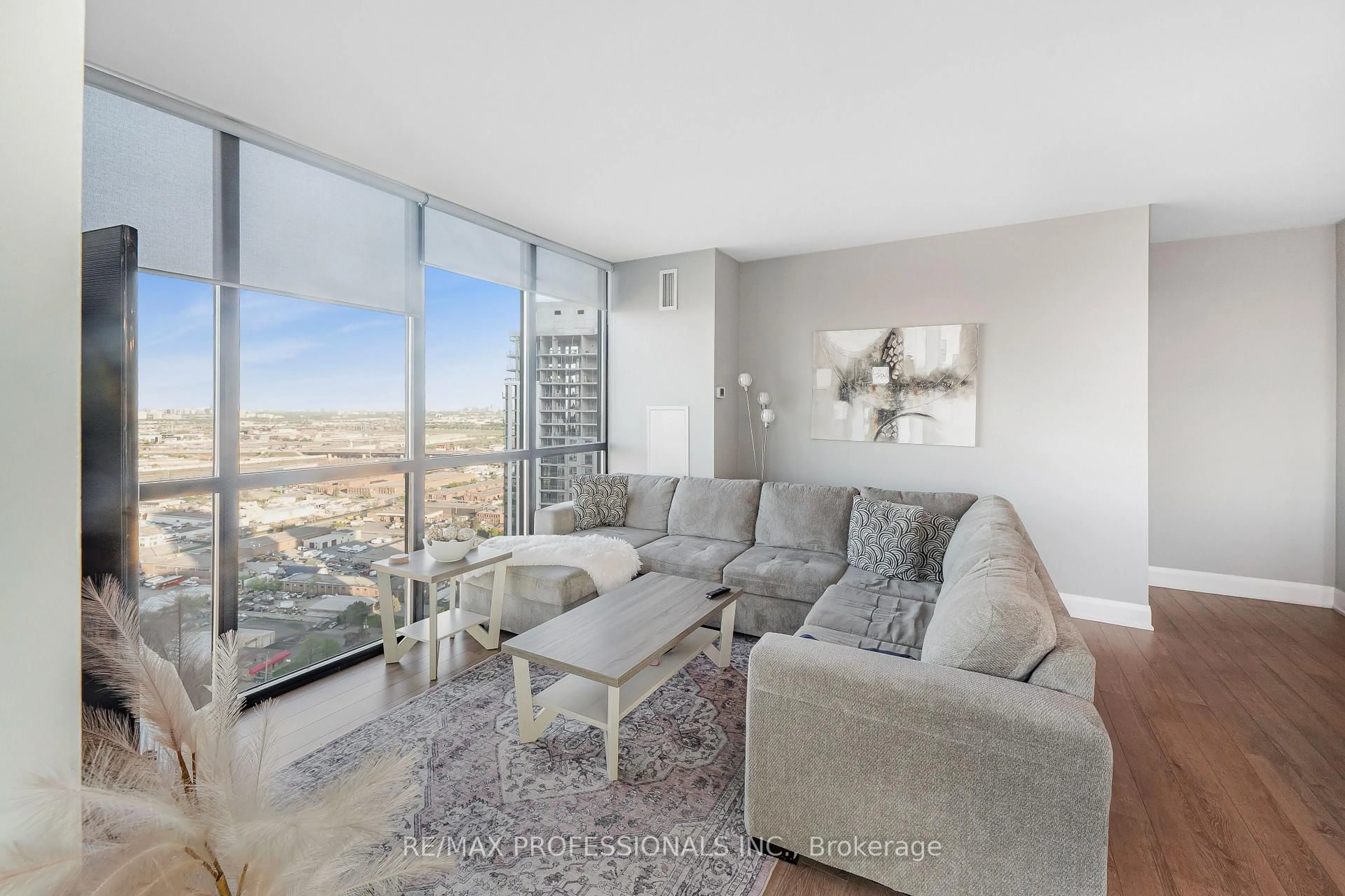 Living room with furniture, unknown for 2900 Highway 7 Rd ##3407, Vaughan Ontario L4K 0G3