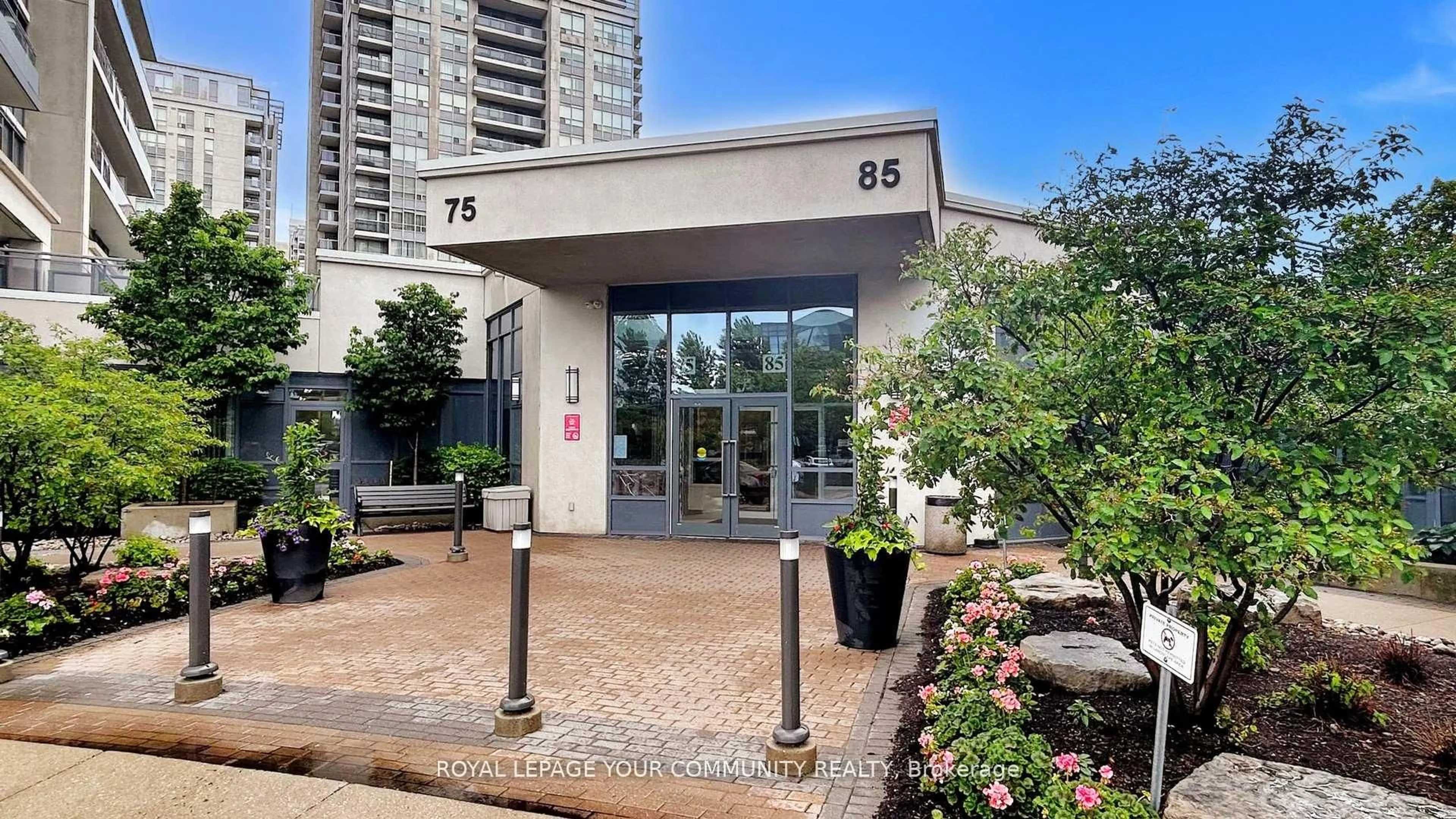 Indoor foyer for 85 North Park Rd #202, Vaughan Ontario L4J 0H9