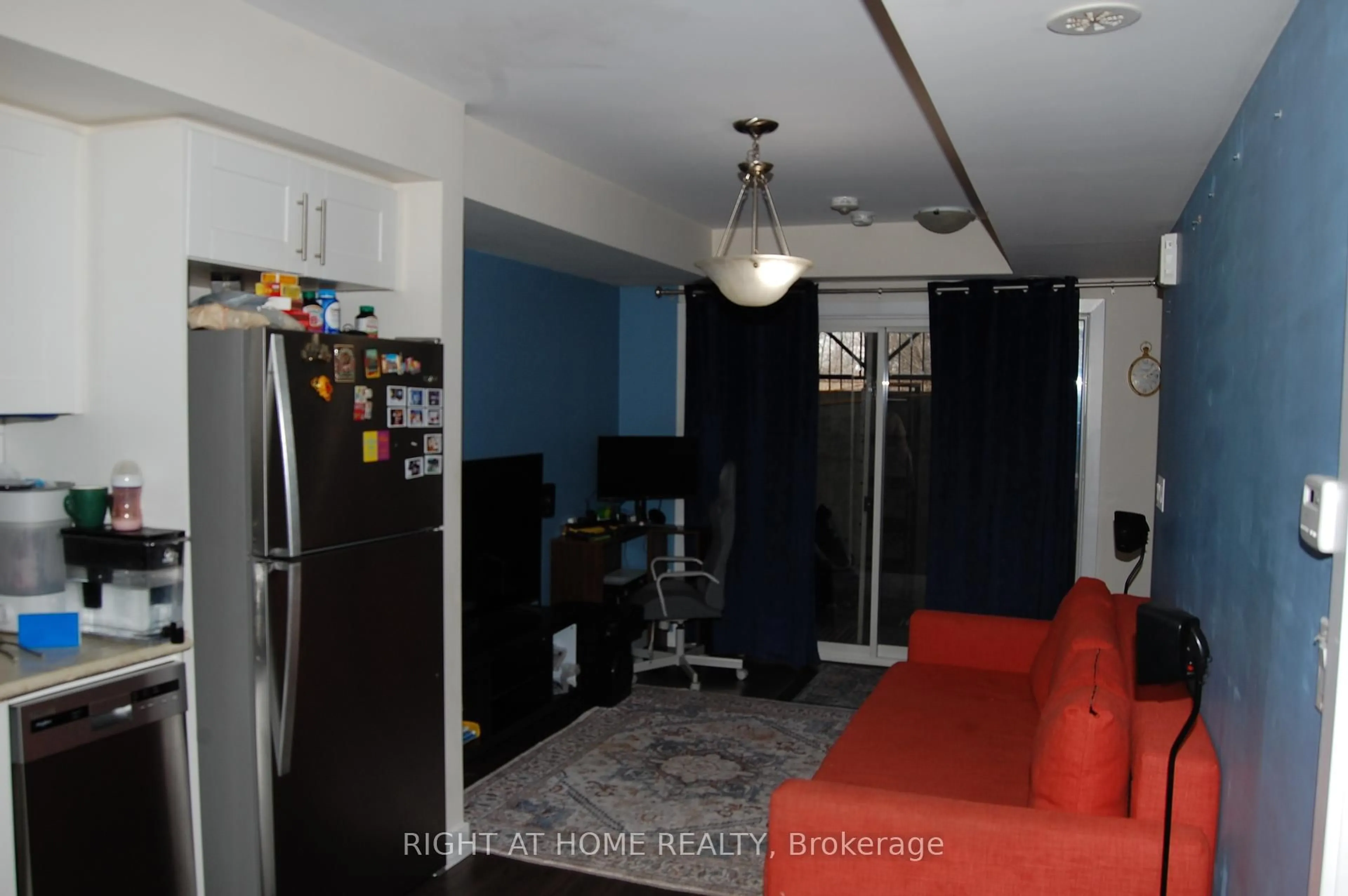 A pic of a room for 10 Westmeath Lane #2216, Markham Ontario L6B 1N5