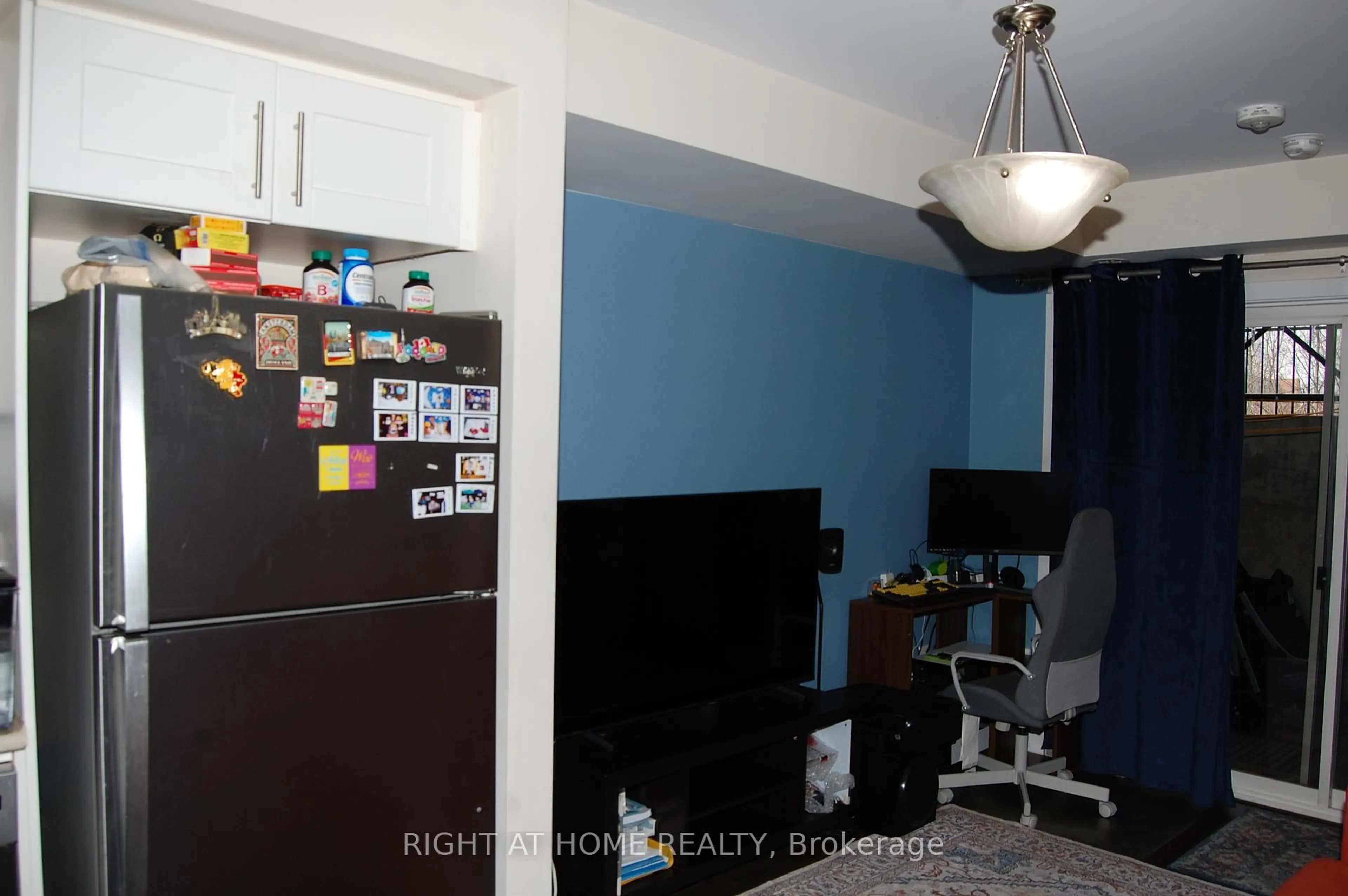 A pic of a room for 10 Westmeath Lane #2216, Markham Ontario L6B 1N5