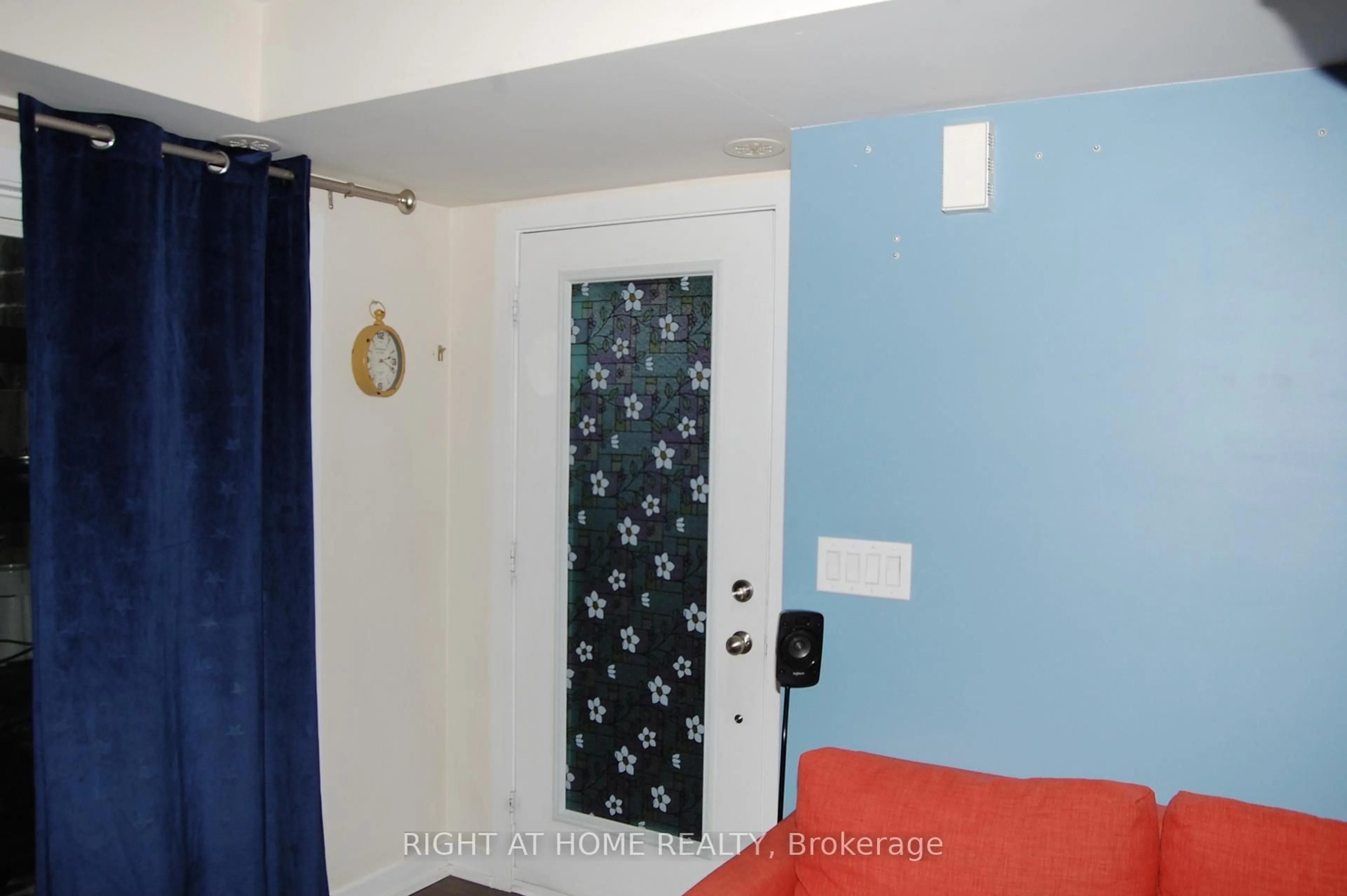 A pic of a room for 10 Westmeath Lane #2216, Markham Ontario L6B 1N5