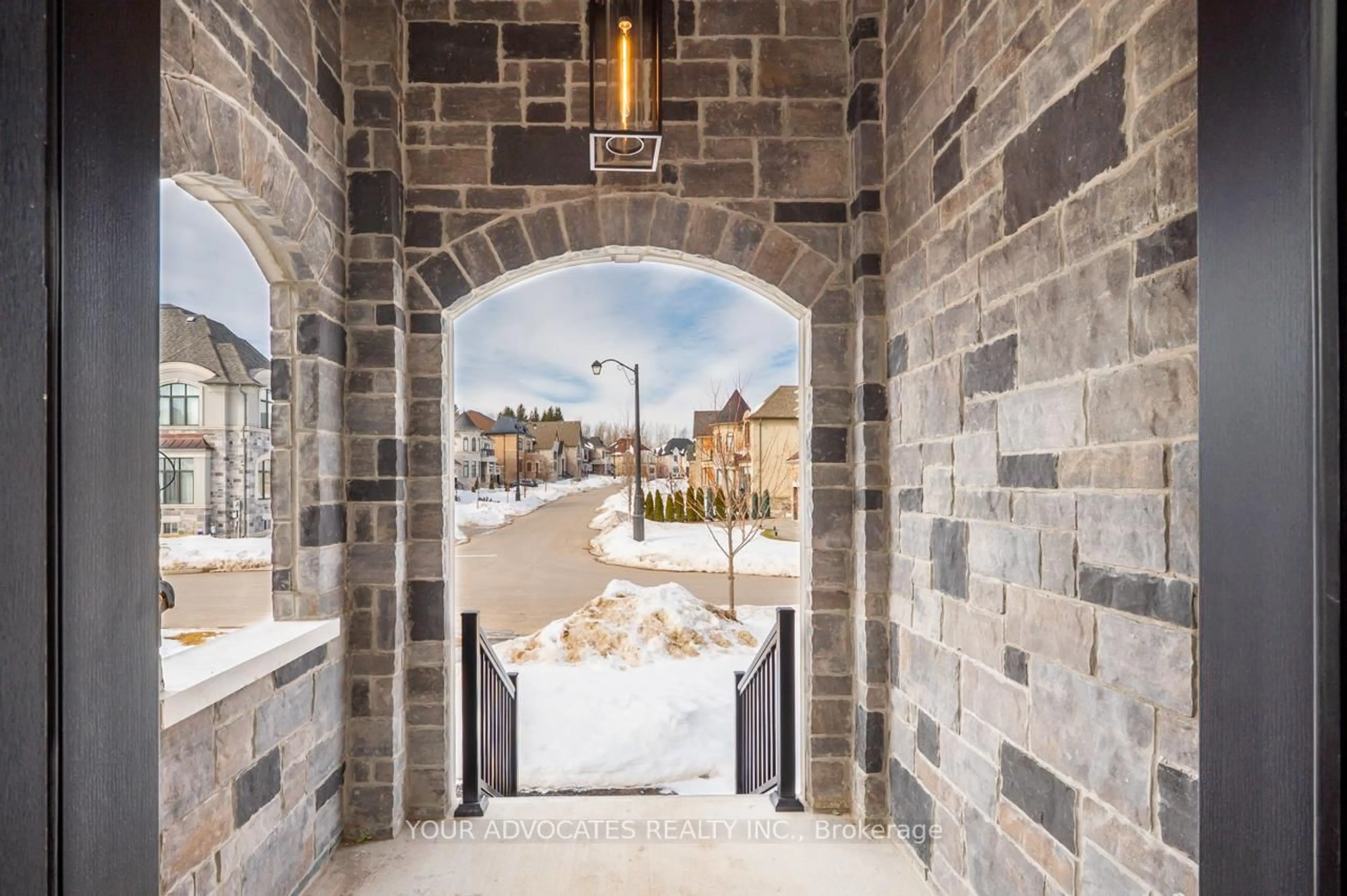 Indoor entryway for 19 Little Celeste Crt, Vaughan Ontario L6A 4Z7