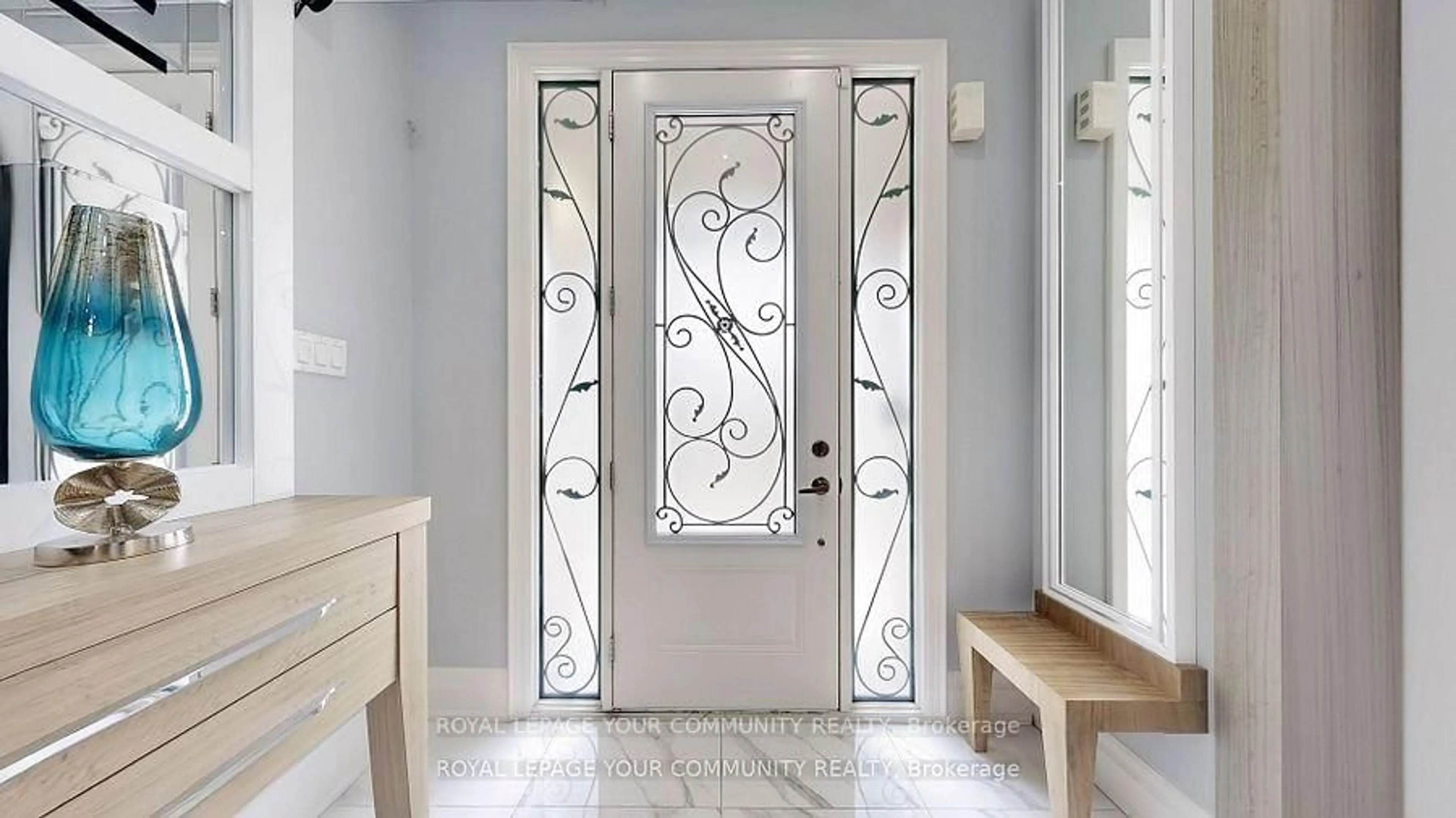 Indoor entryway for 6 Straw Cutter Gate, Vaughan Ontario L6A 0H7