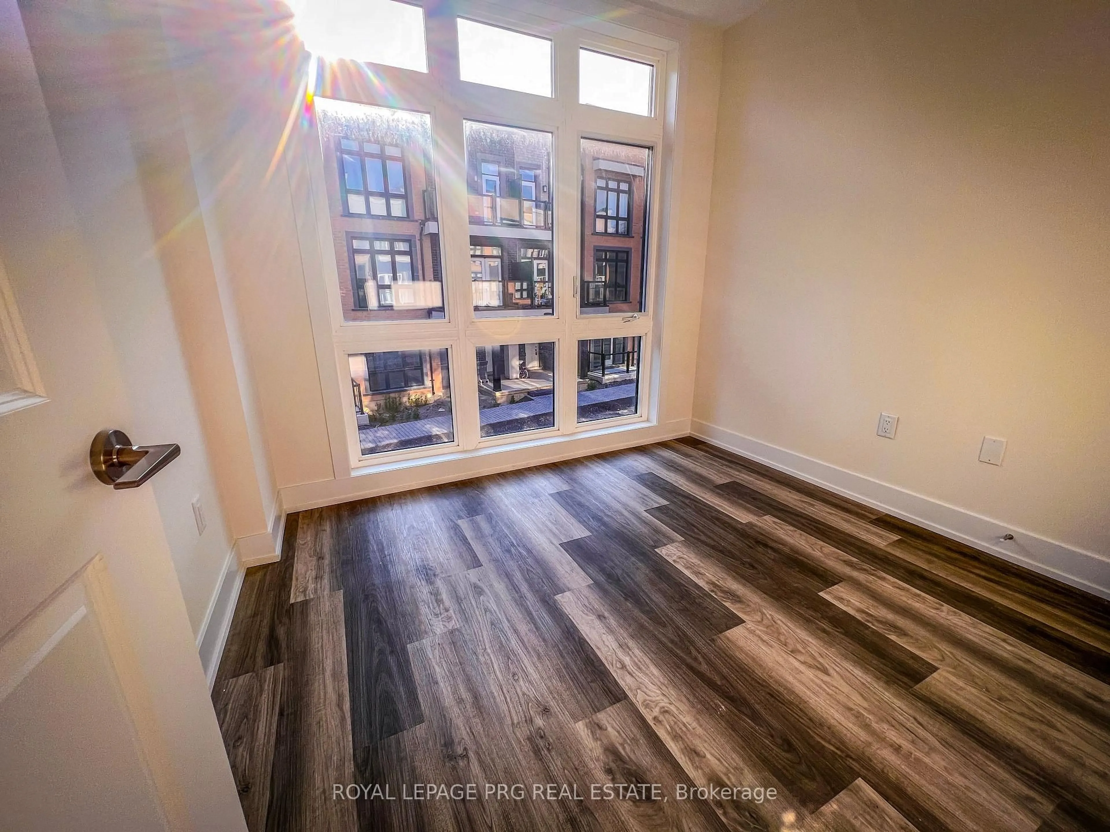 A pic of a room for 8 Sayers Lane #17, Richmond Hill Ontario L4E 1J4