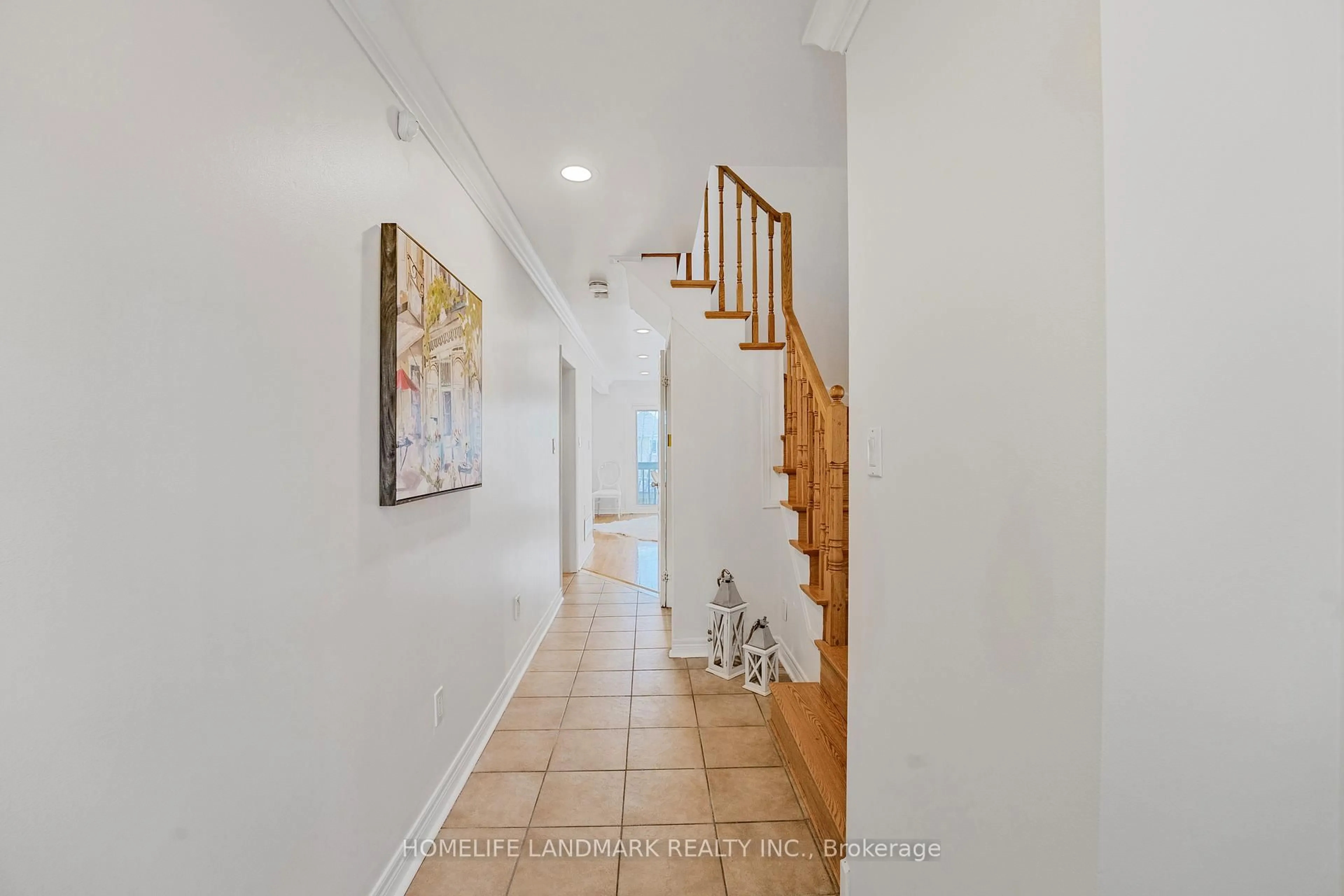 Indoor foyer for 95 Giancola Cres, Vaughan Ontario L6A 2T5