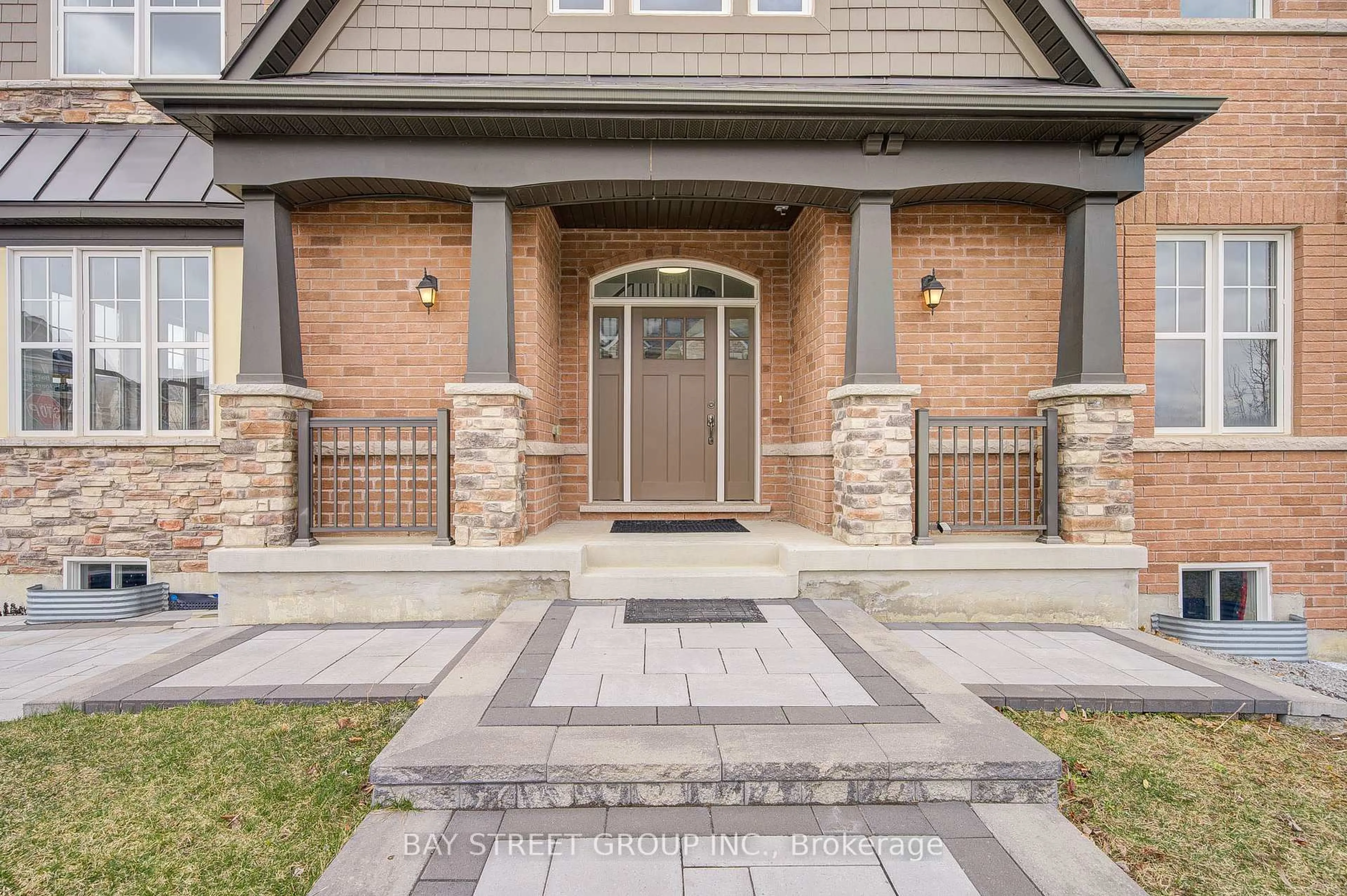 Home with brick exterior material, street for 152 Baber Cres, Aurora Ontario L4G 0Y6