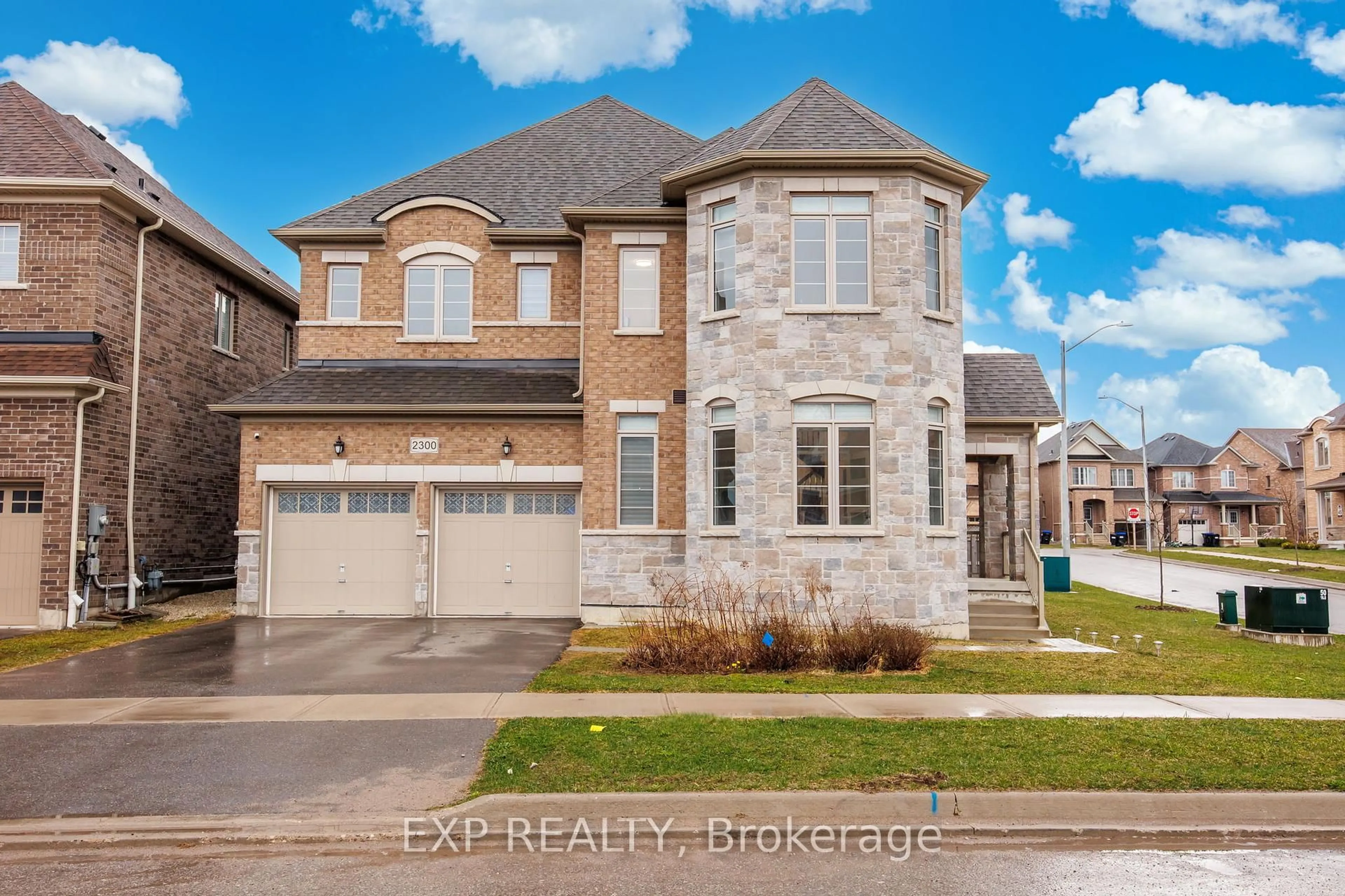 Home with brick exterior material, street for 2300 Lozenby St, Innisfil Ontario L9S 0M8