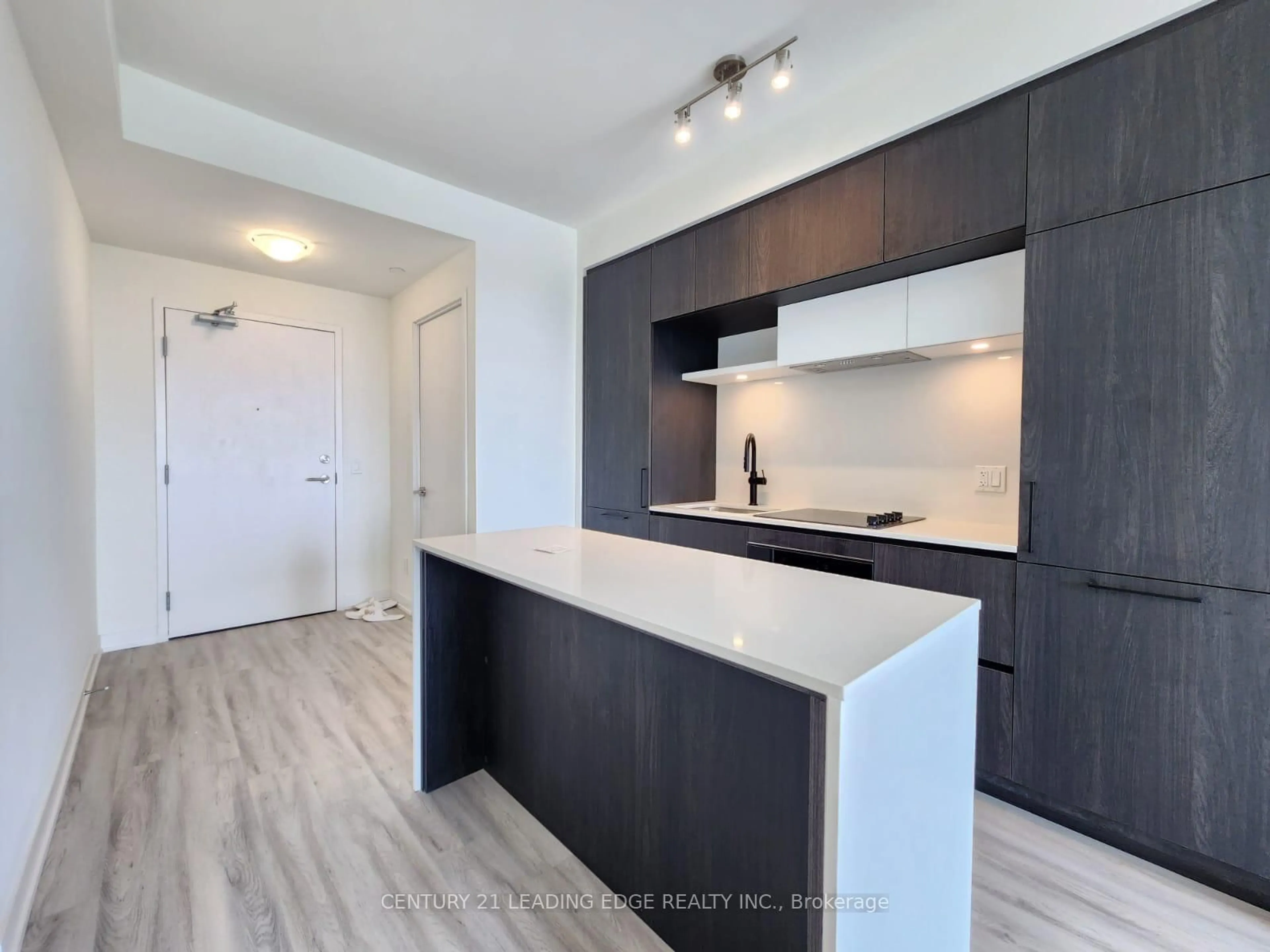 Open concept kitchen, unknown for 6 David Eyer Rd #618, Richmond Hill Ontario L4S 0N5