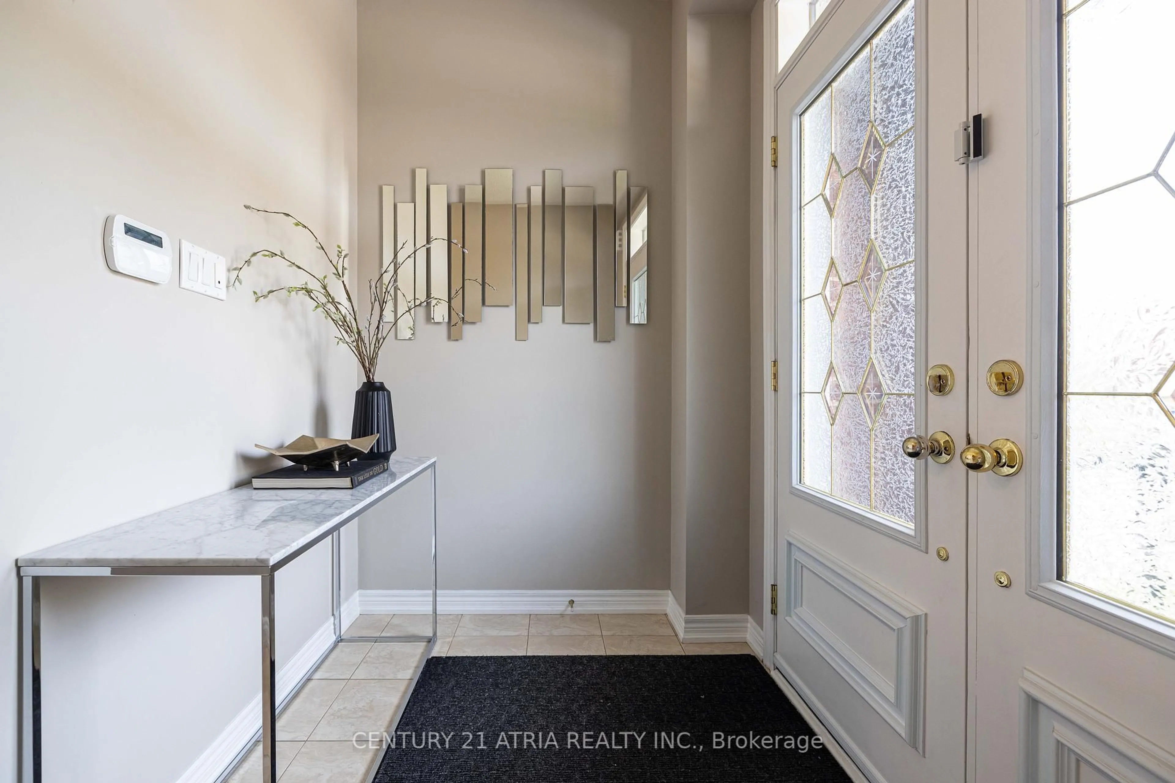 Indoor entryway for 23 Staglin Crt, Markham Ontario L6C 0K8
