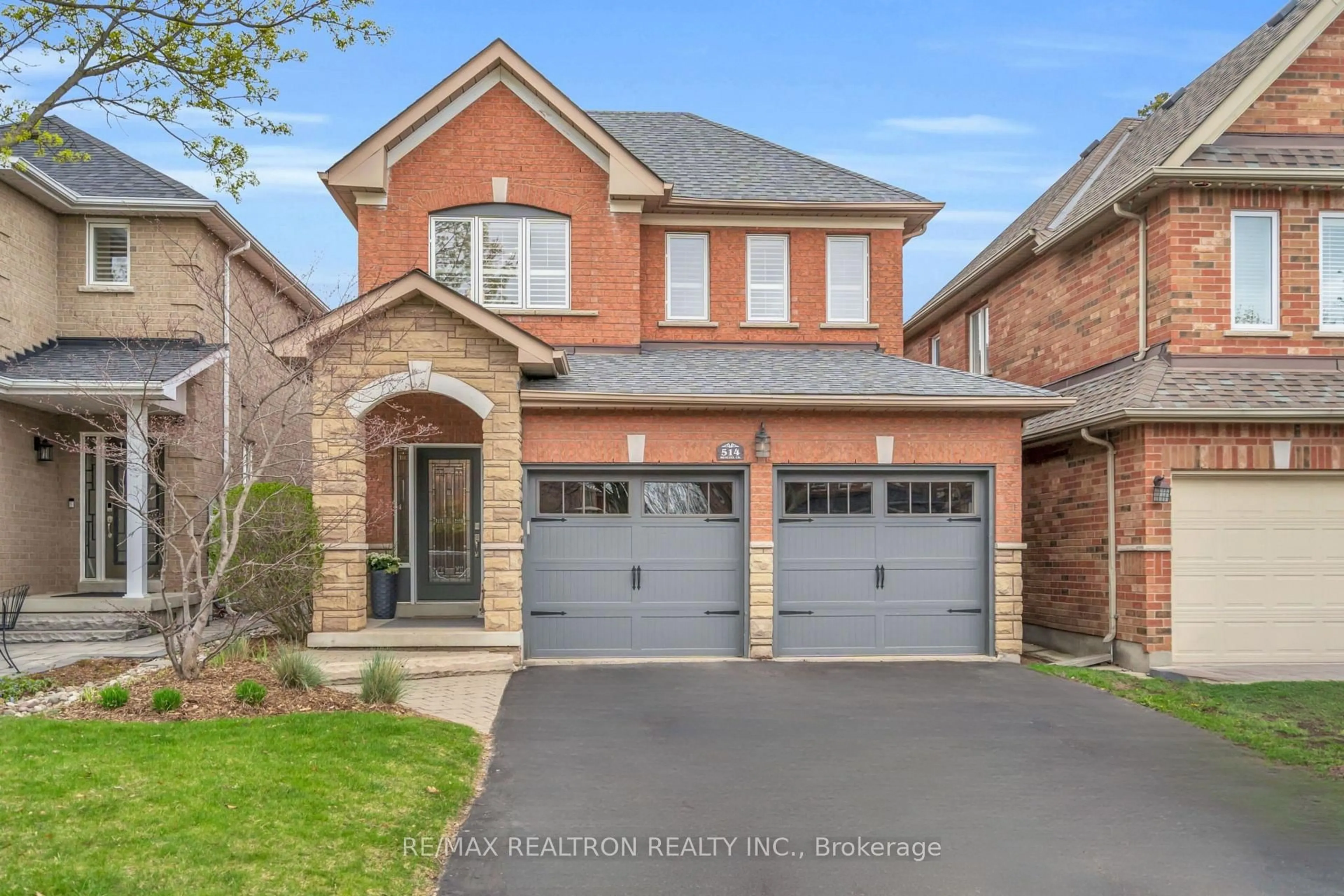 Home with brick exterior material, street for 514 Menczel Cres, Newmarket Ontario L3X 2P3