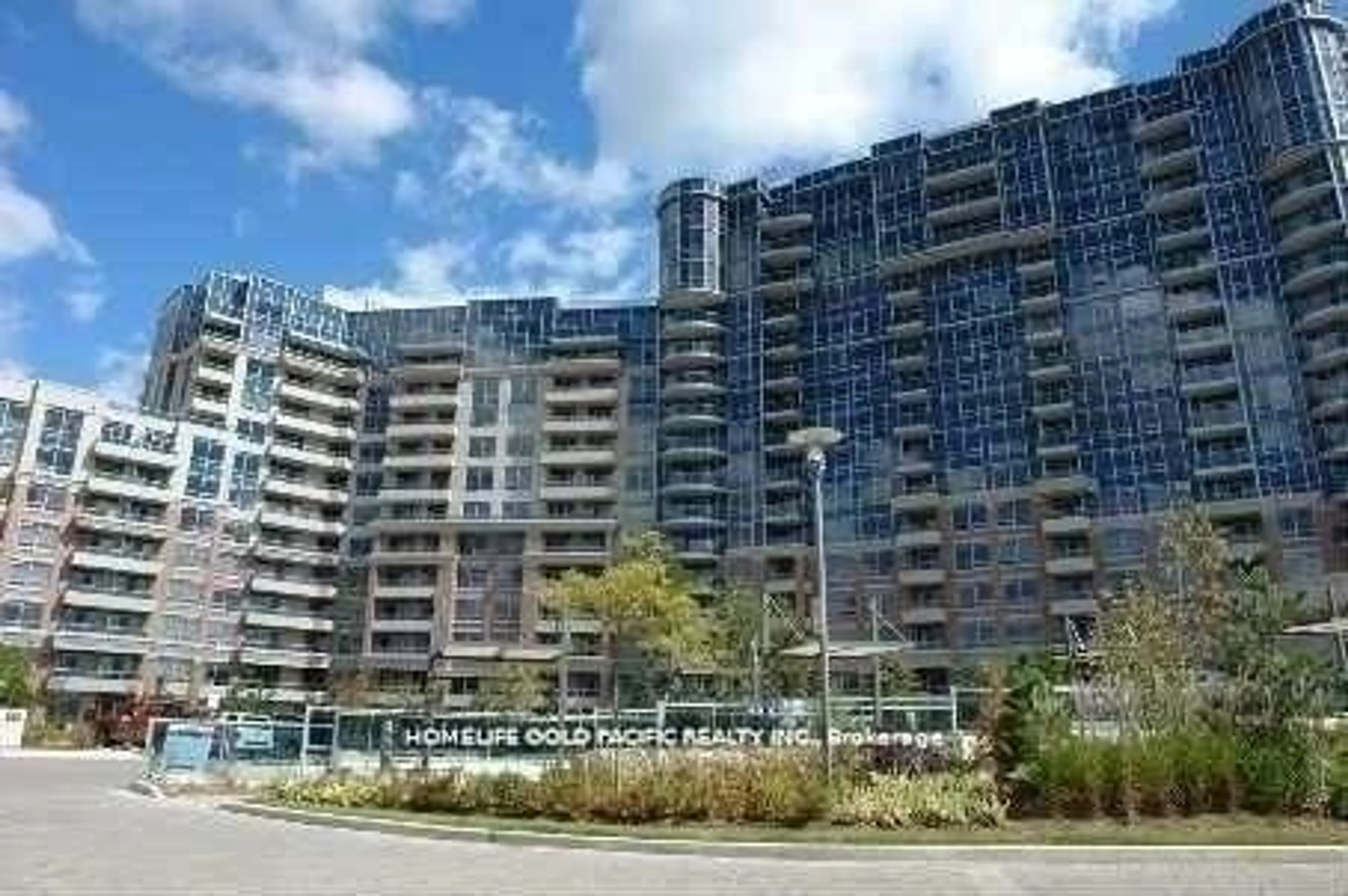 Unknown for 33 Cox Blvd #117, Markham Ontario L3R 8A6