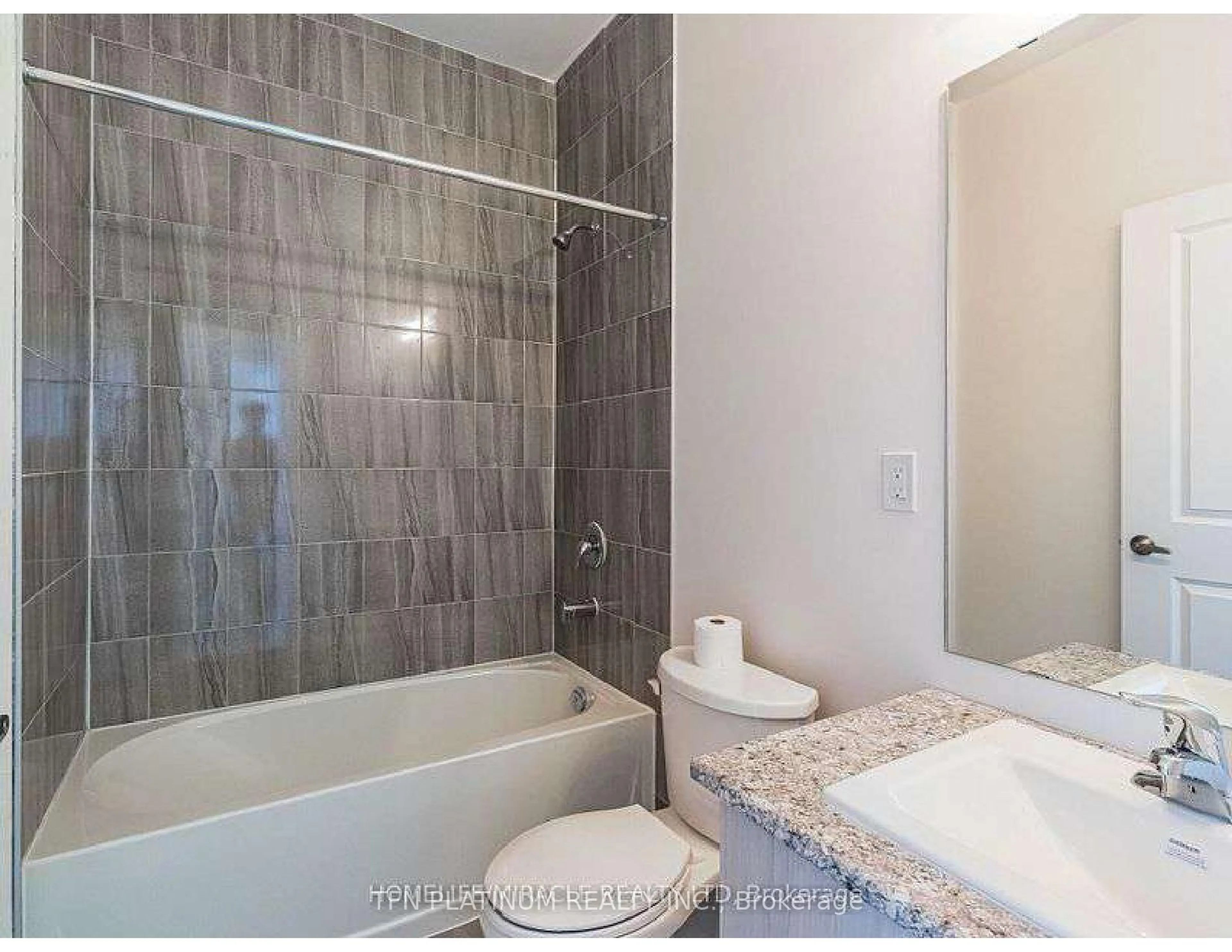 Standard bathroom, ceramic/tile floor for 23 Quilico Rd, Vaughan Ontario L4H 5H1