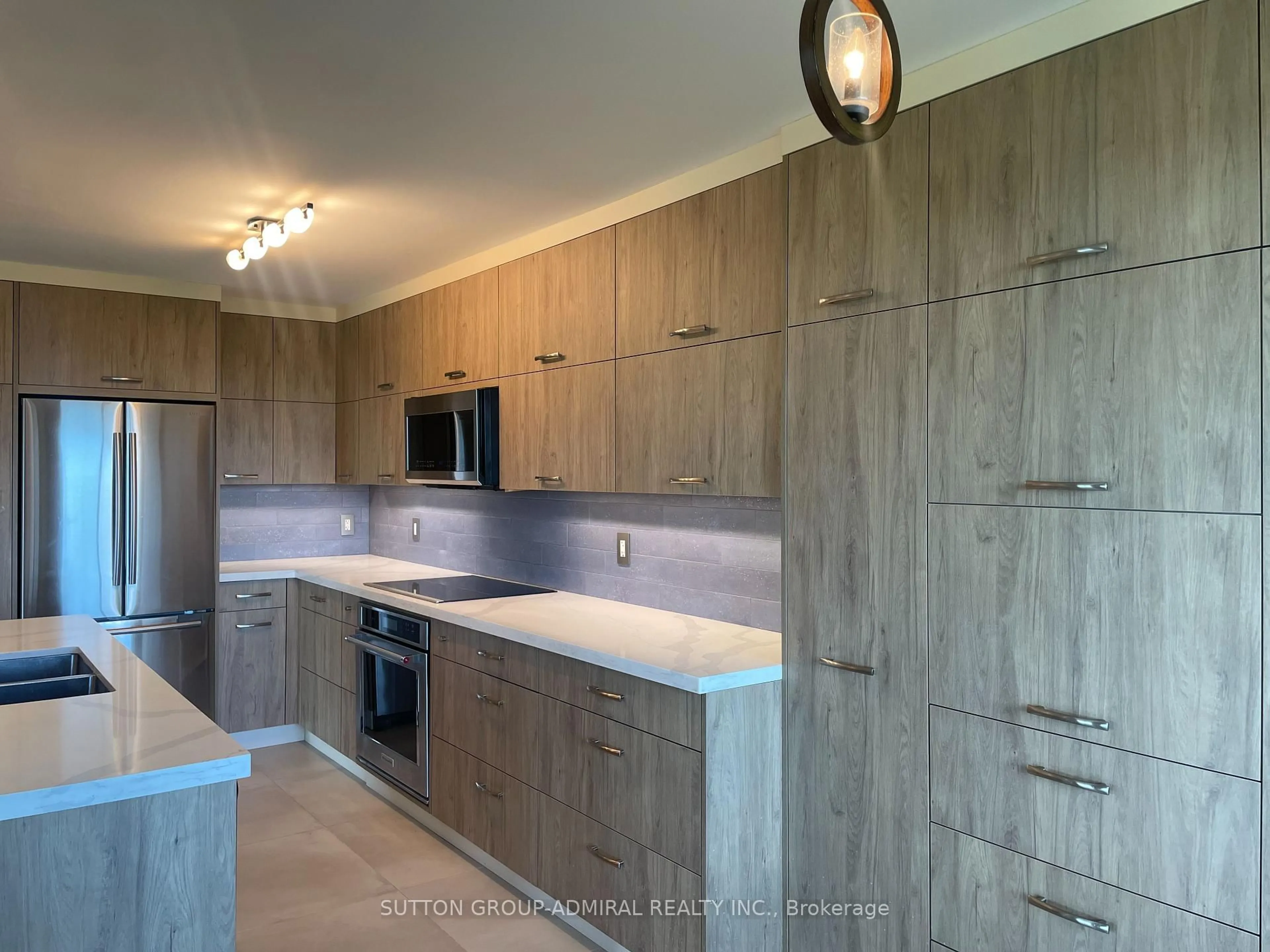 Contemporary kitchen, unknown for 2 Maison Parc Crt #705, Vaughan Ontario L4J 9K4