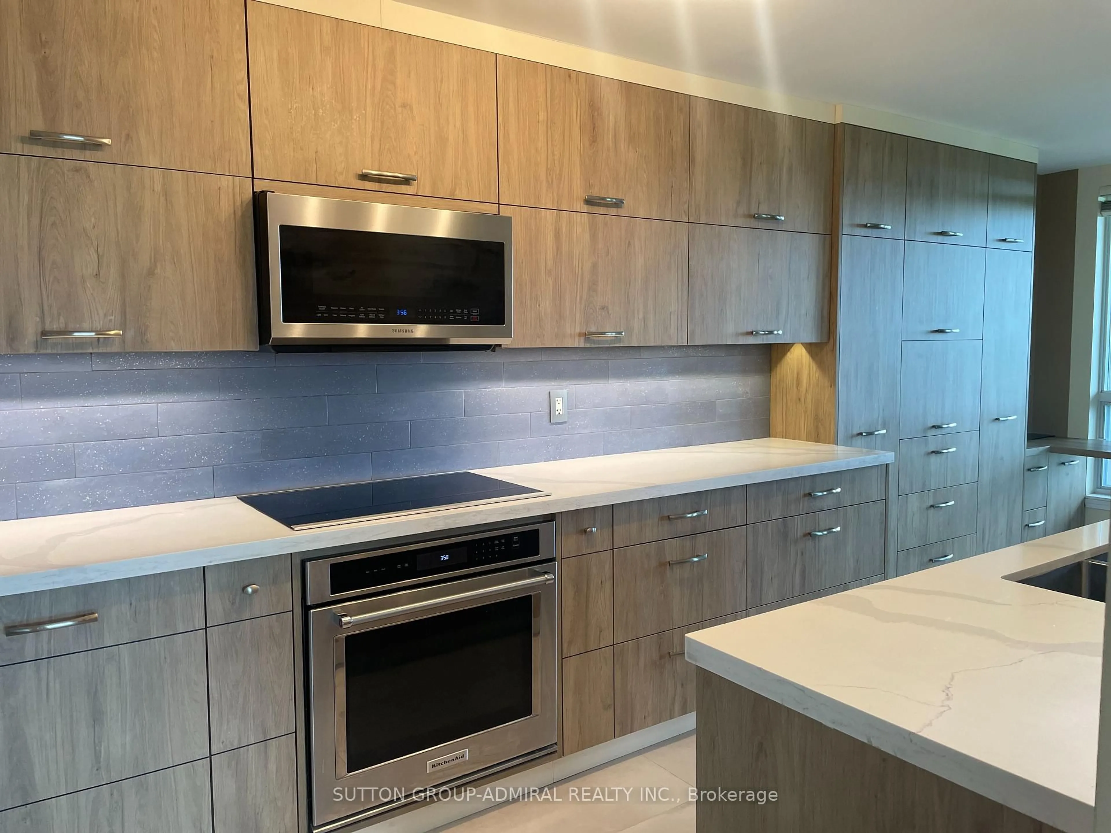 Contemporary kitchen, unknown for 2 Maison Parc Crt #705, Vaughan Ontario L4J 9K4