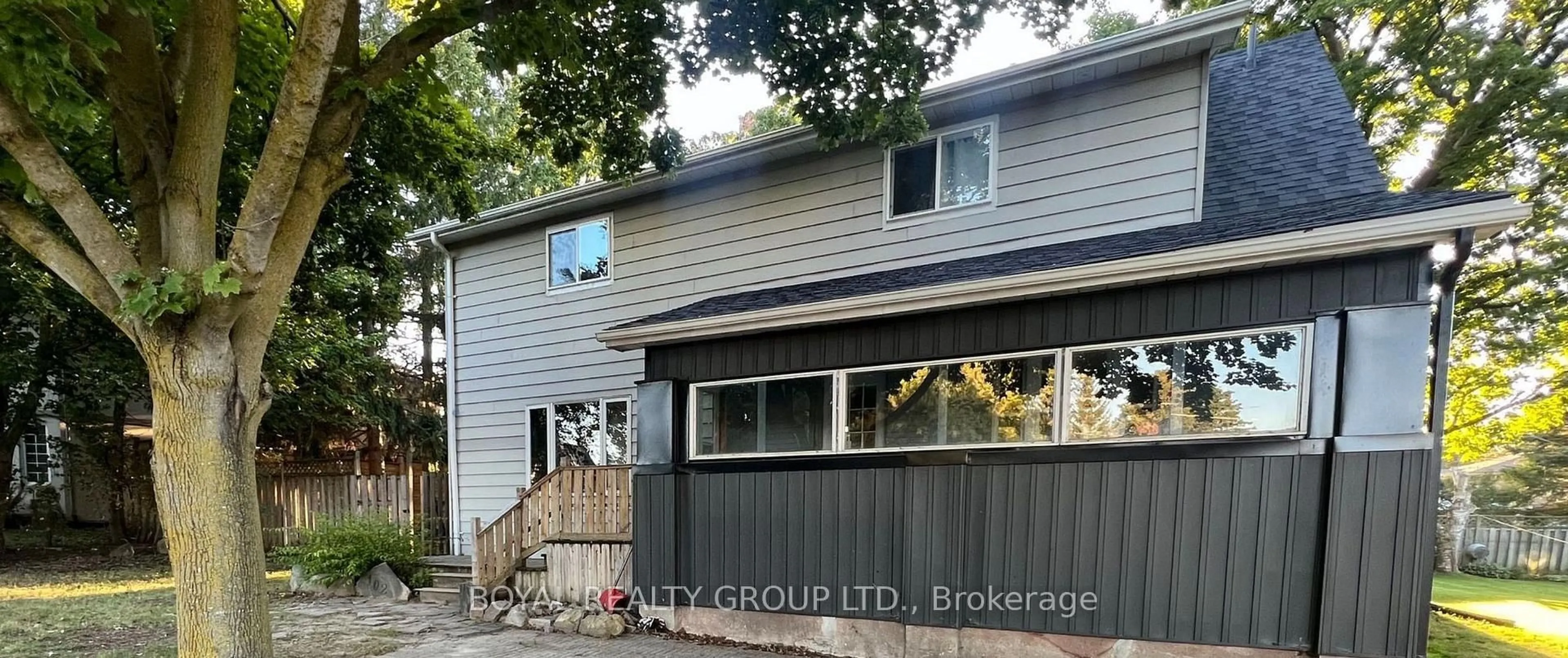 Home with vinyl exterior material, street for 102 Queen St, New Tecumseth Ontario L0G 1W0
