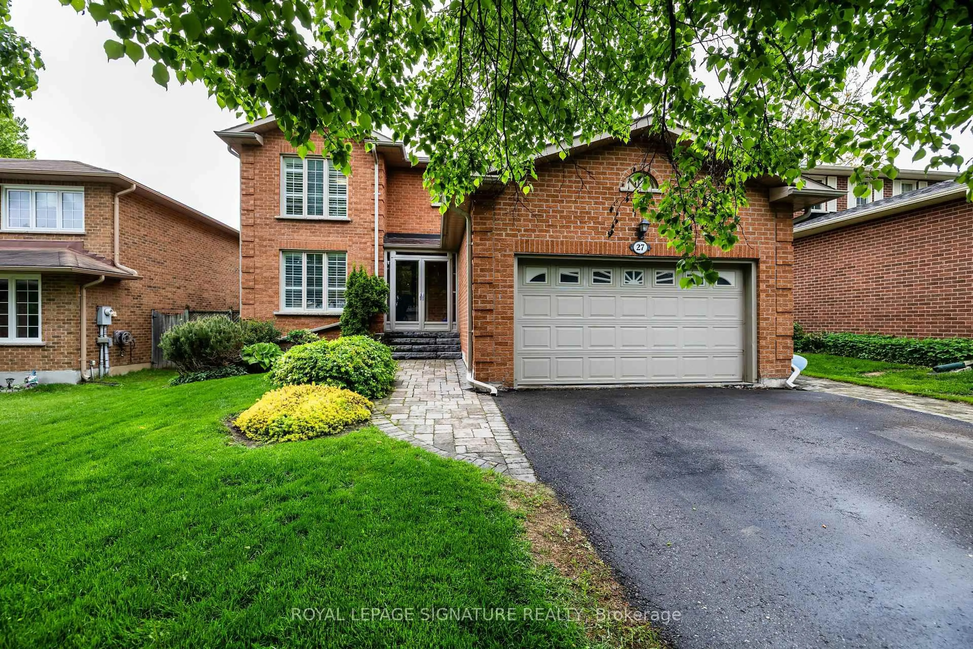 Home with brick exterior material, street for 27 Twelve Oaks Dr, Aurora Ontario L4G 6J5