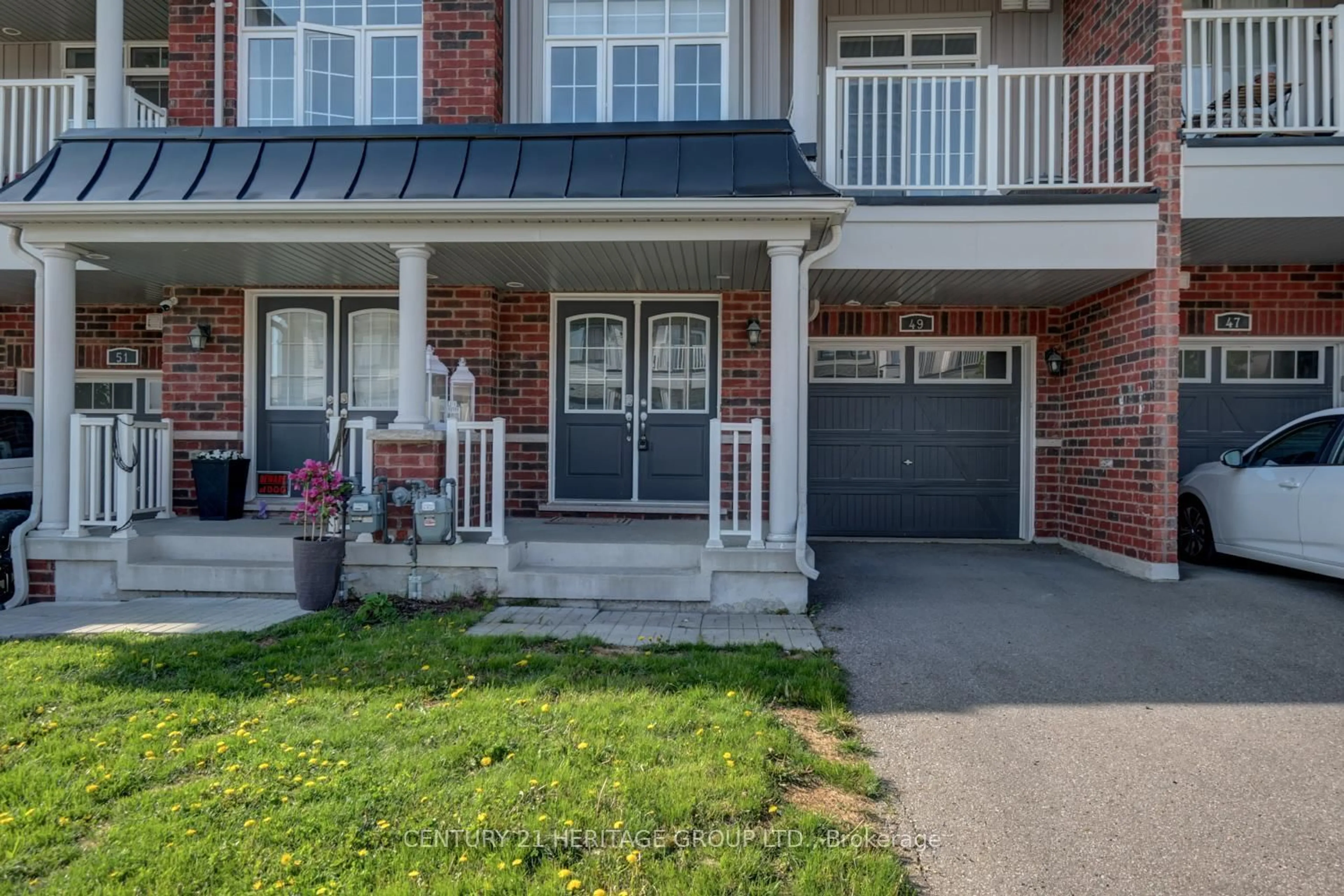 Home with brick exterior material, street for 49 Blackpool Lane, East Gwillimbury Ontario L0G 1R0