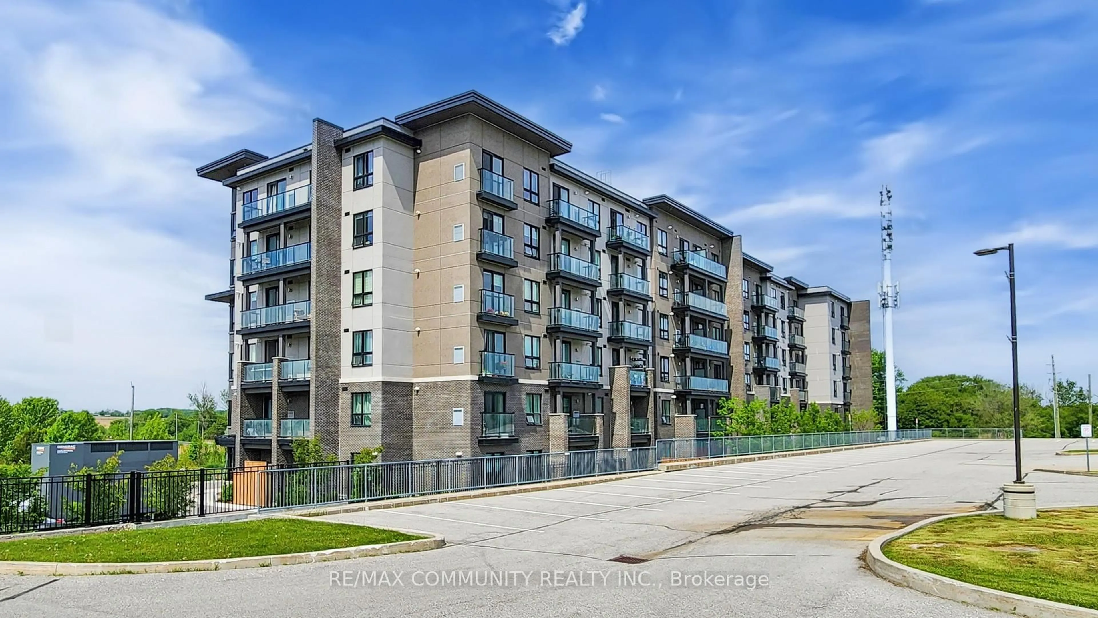 A pic from outside/outdoor area/front of a property/back of a property/a pic from drone, unknown for 9700 Ninth Line #312, Markham Ontario L6E 1L2