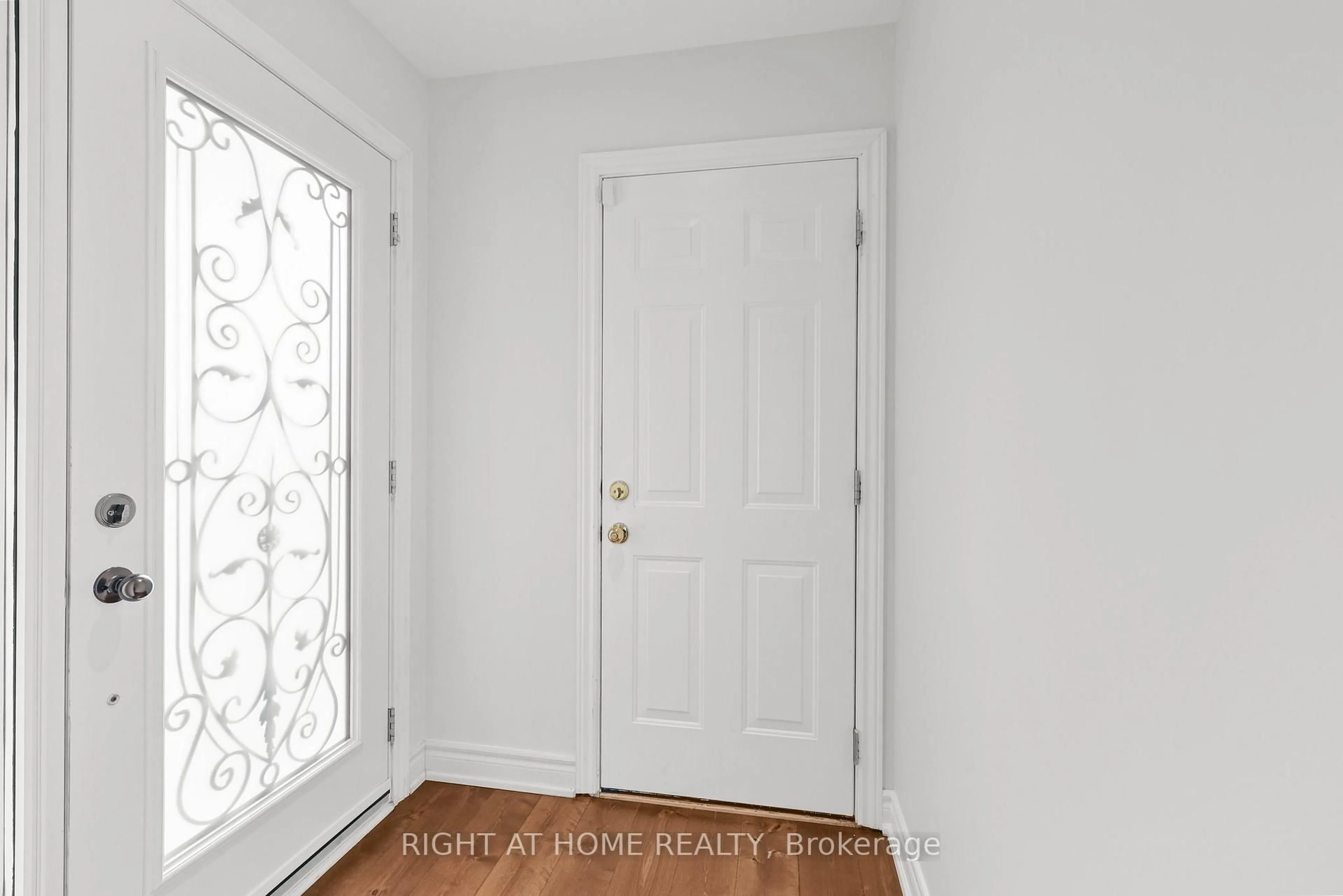 Indoor entryway for 21 Spragg Circ, Markham Ontario L3P 5W1