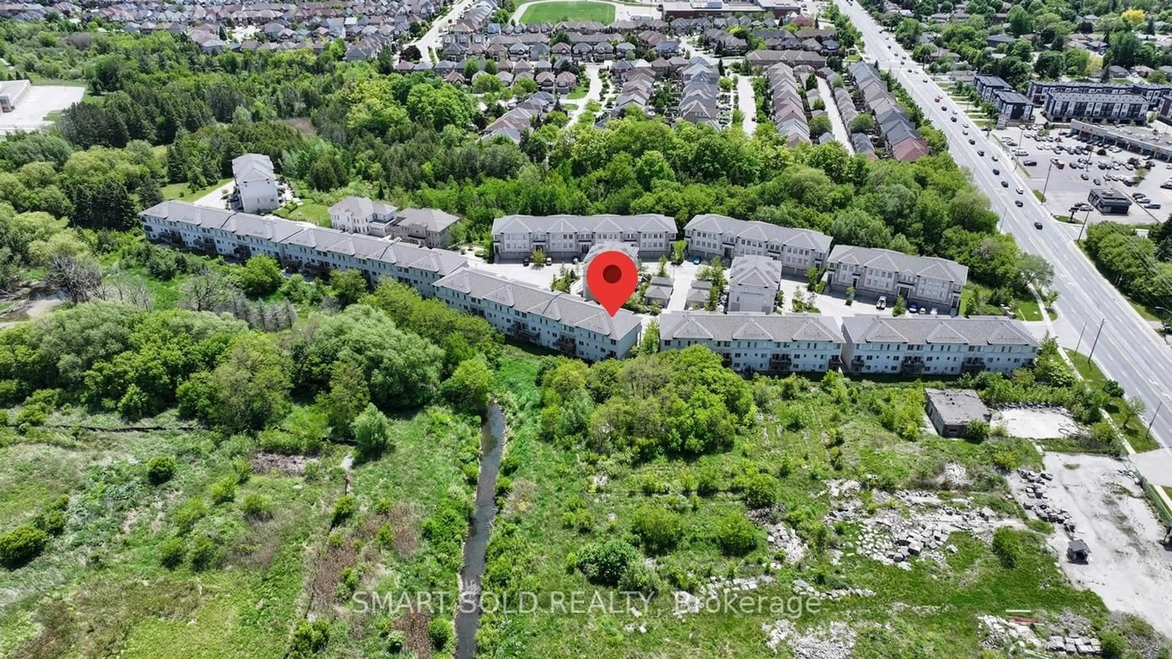 A pic from outside/outdoor area/front of a property/back of a property/a pic from drone, street for 29 Plowman Lane, Richmond Hill Ontario L4S 0G4