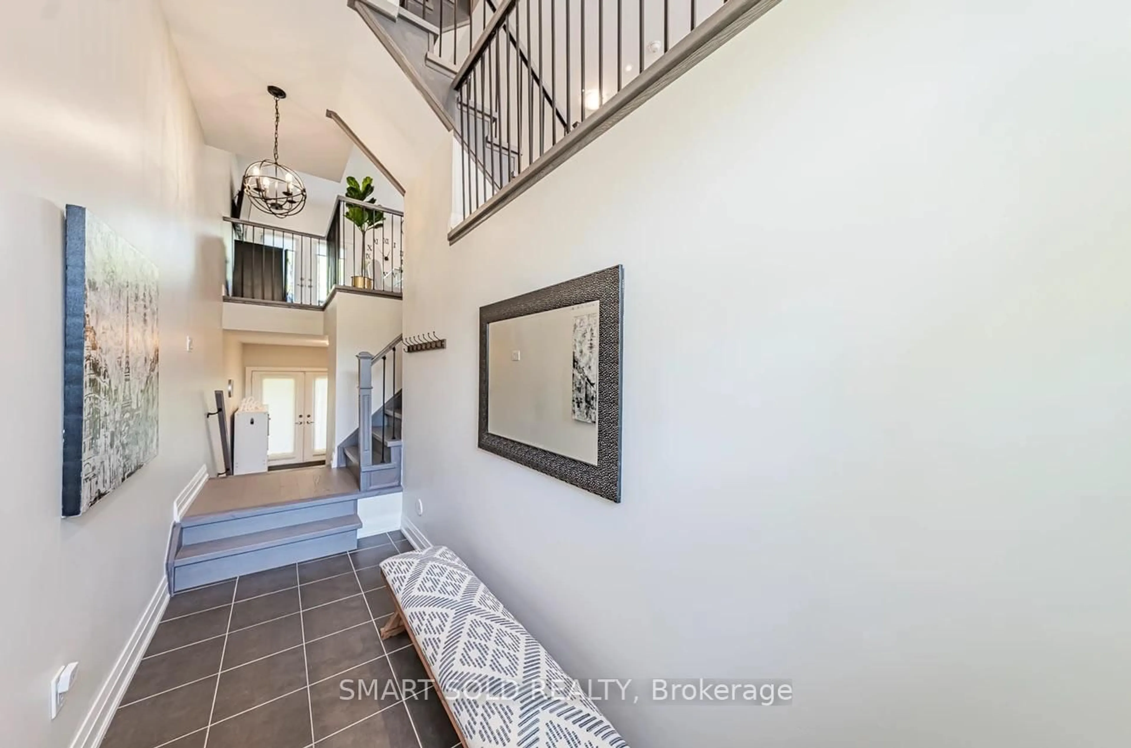 Indoor entryway for 29 Plowman Lane, Richmond Hill Ontario L4S 0G4