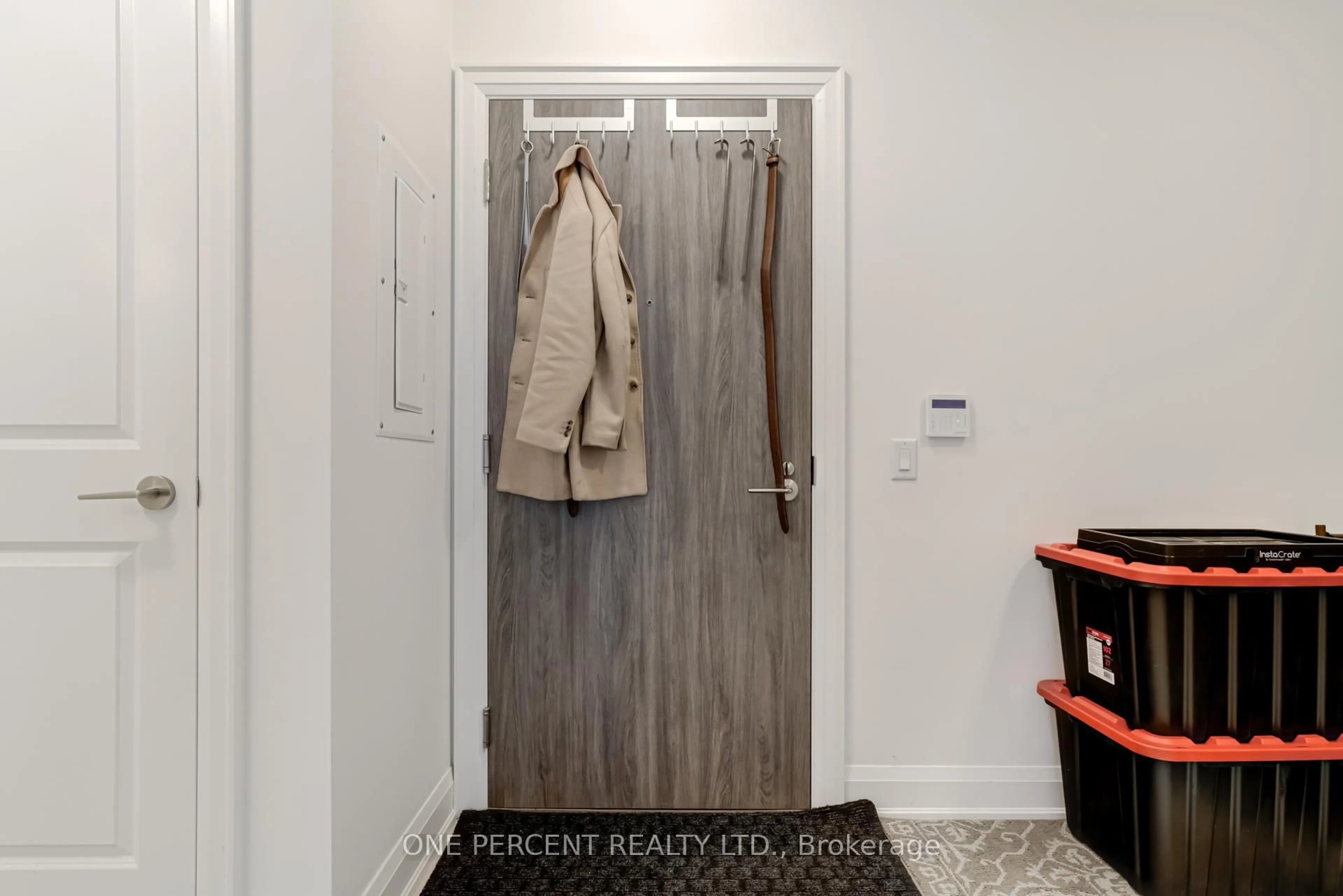 Indoor entryway for 10 Gatineau Dr #615, Vaughan Ontario L4J 0L3