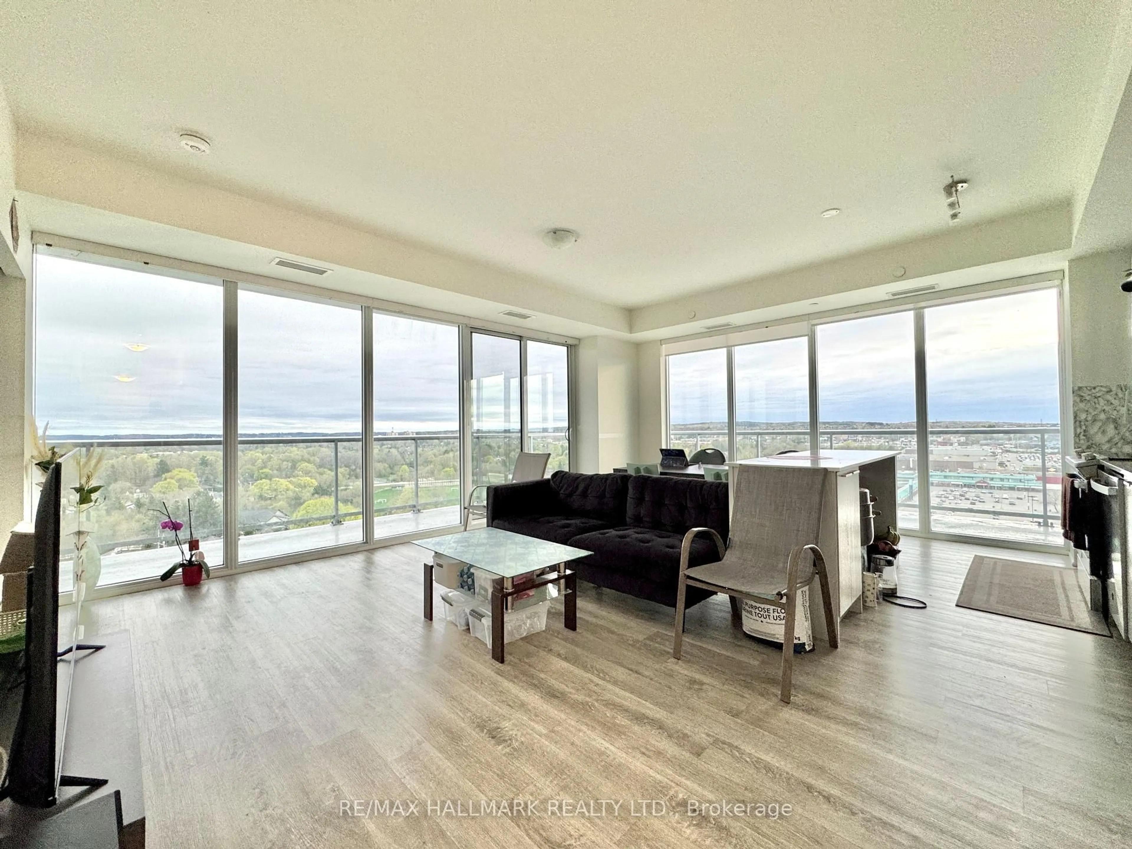 A pic of a room for 185 Deerfield Rd #1304, Newmarket Ontario L3Y 0G7