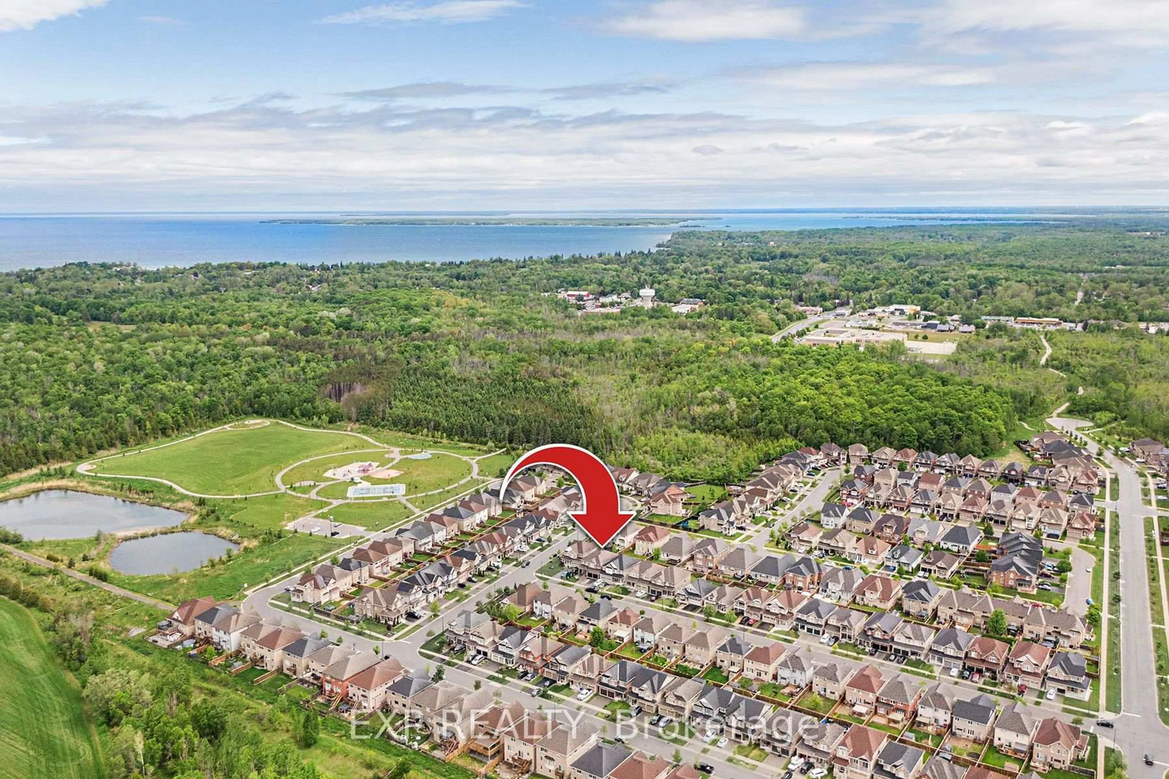A pic from outside/outdoor area/front of a property/back of a property/a pic from drone, mountain view for 105 John Link Ave, Georgina Ontario L0E 1R0