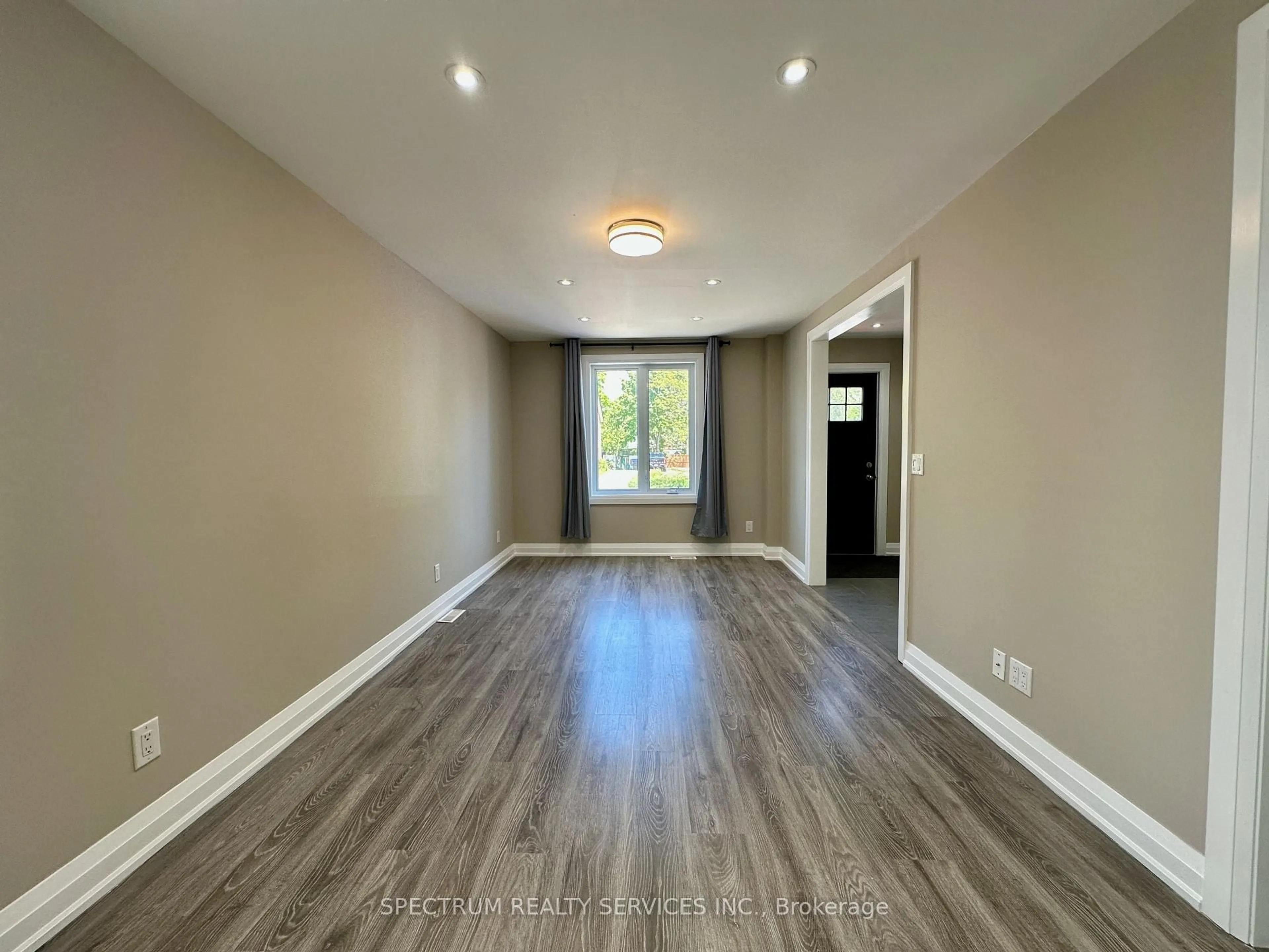 A pic of a room for 36 Queen St, New Tecumseth Ontario L0G 1W0