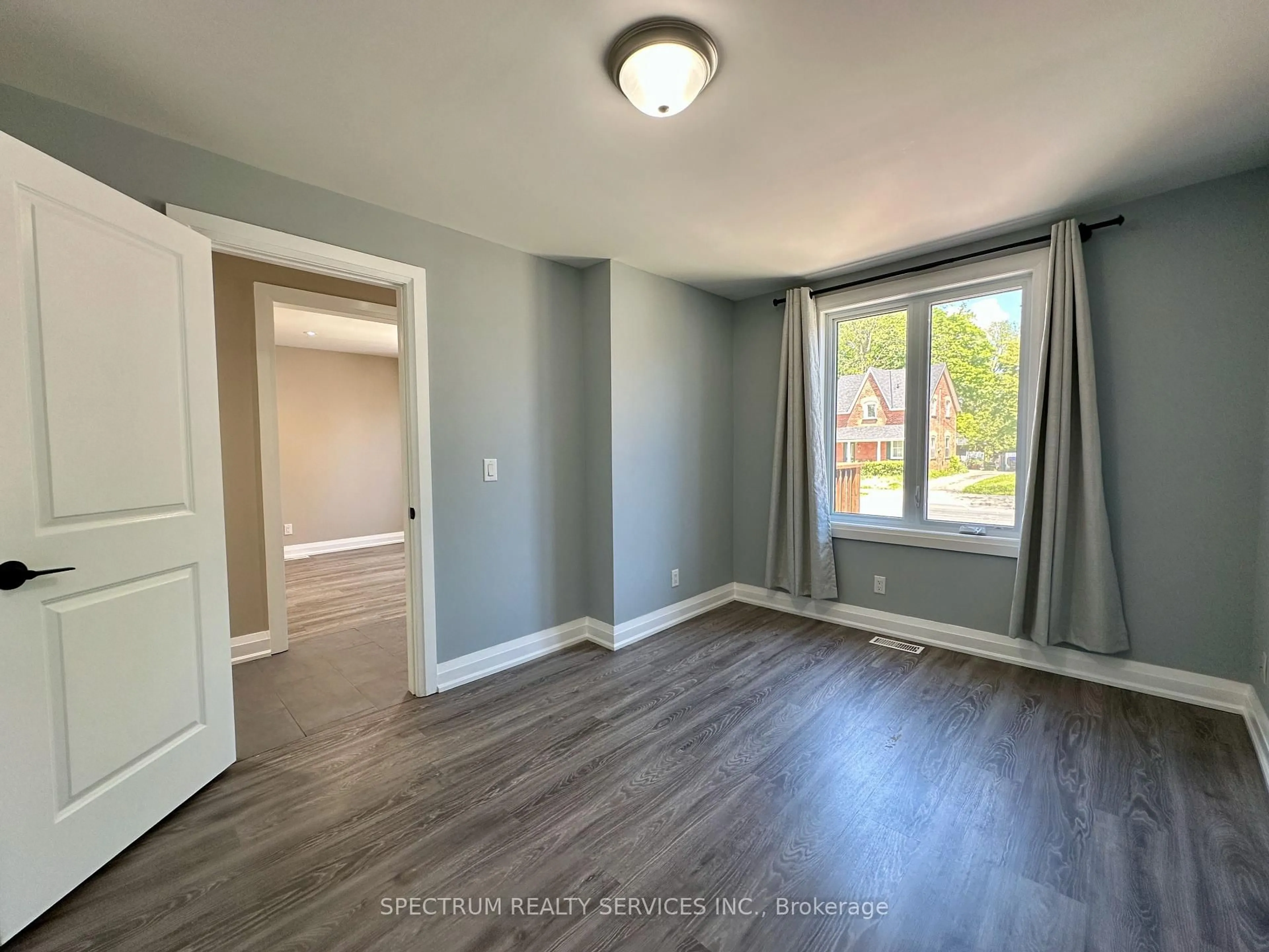 A pic of a room for 36 Queen St, New Tecumseth Ontario L0G 1W0