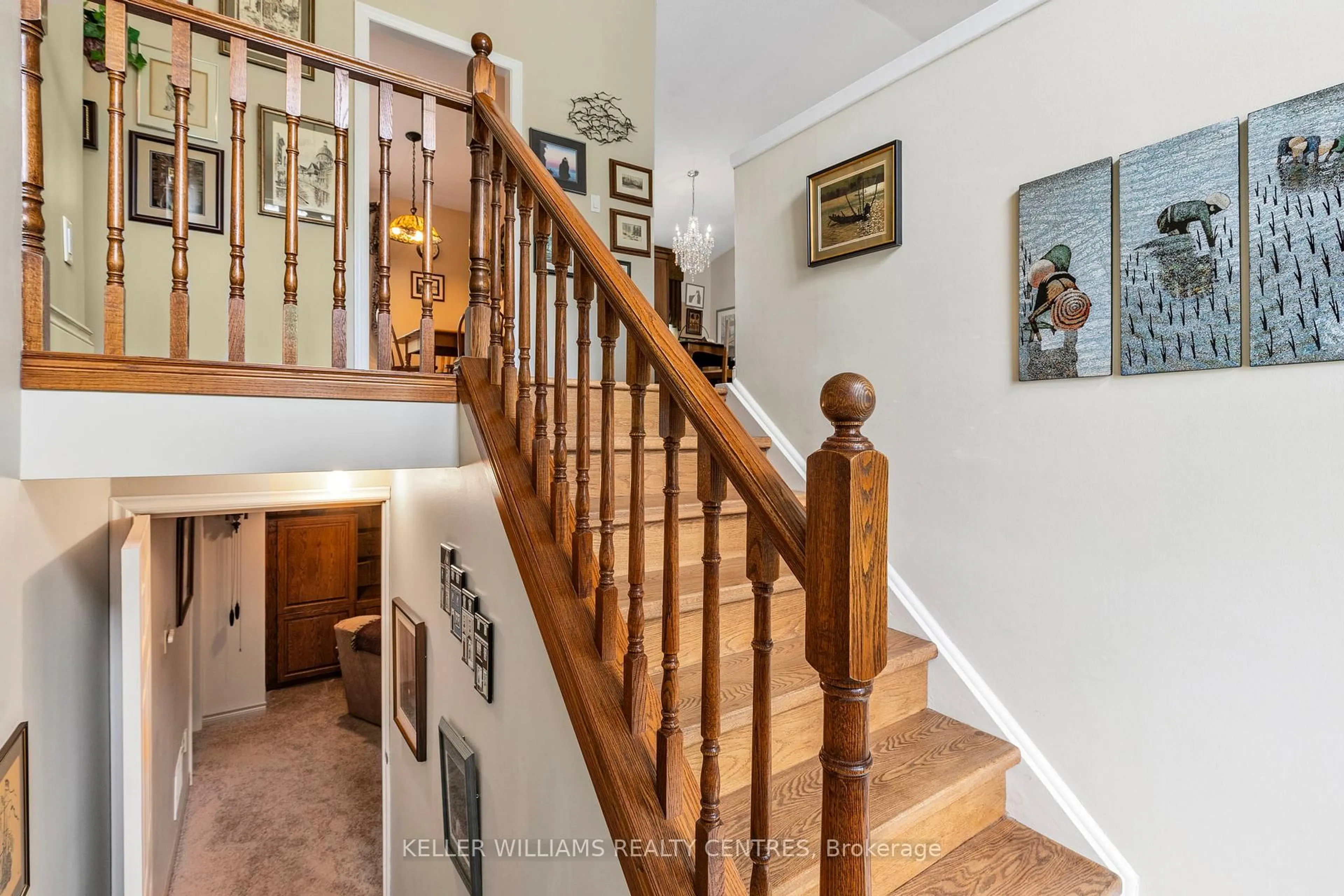 Unknown for 817 Elgin St, Newmarket Ontario L3Y 3B9