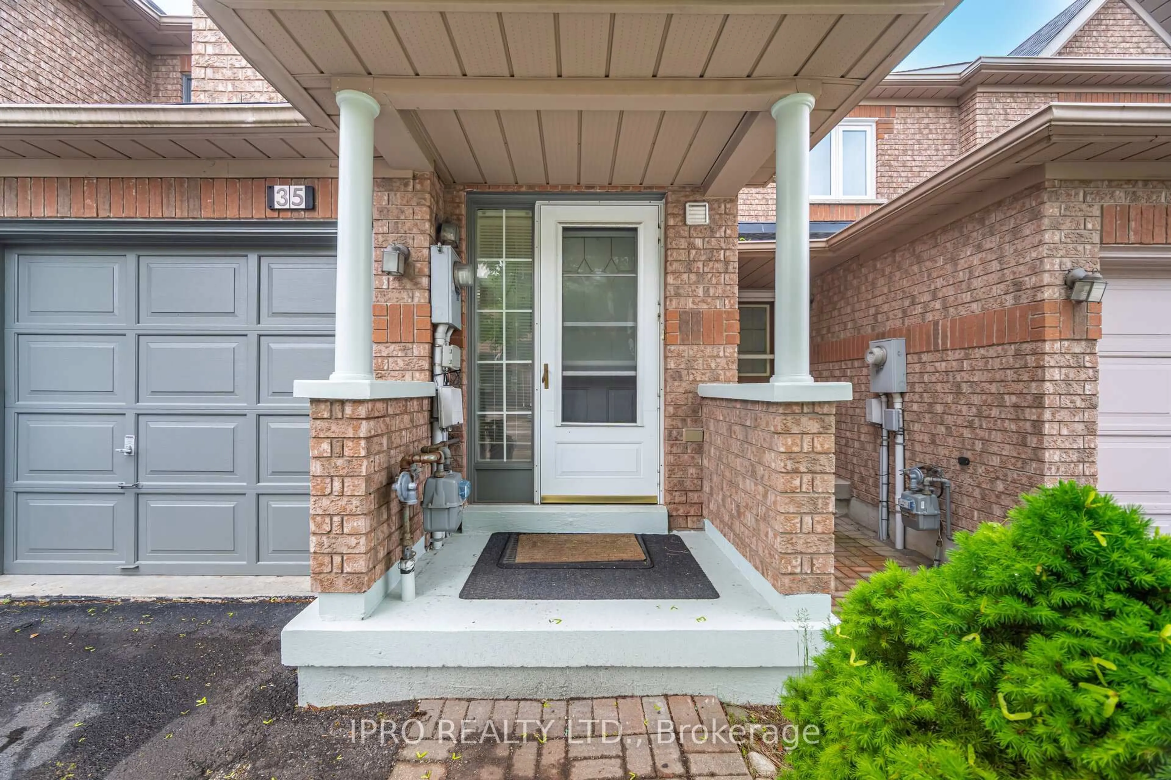 Home with brick exterior material, street for 35 Tania Cres, Vaughan Ontario L6A 2M8