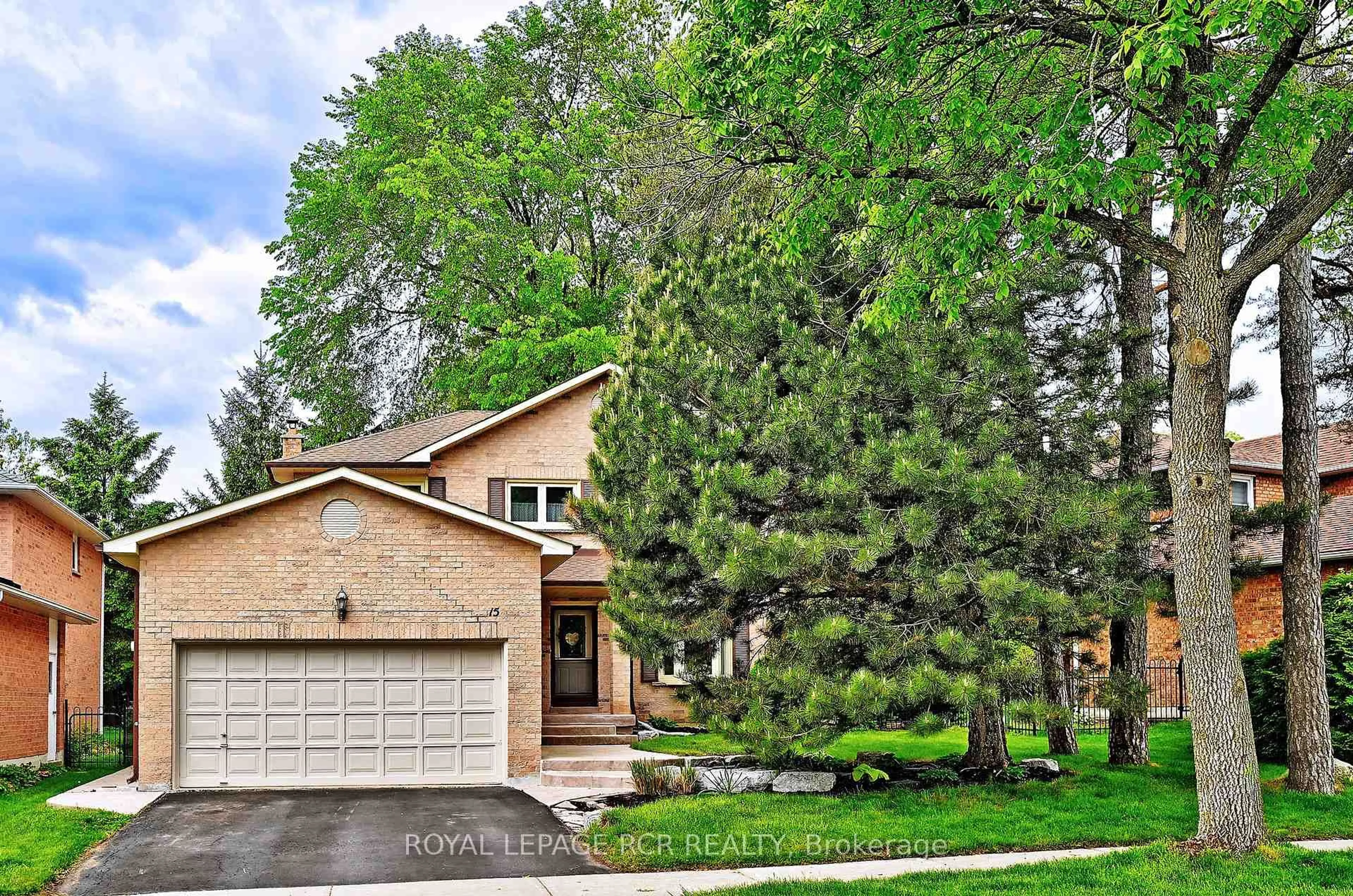Home with brick exterior material, street for 15 Meadowood Dr, Aurora Ontario L4G 4T2