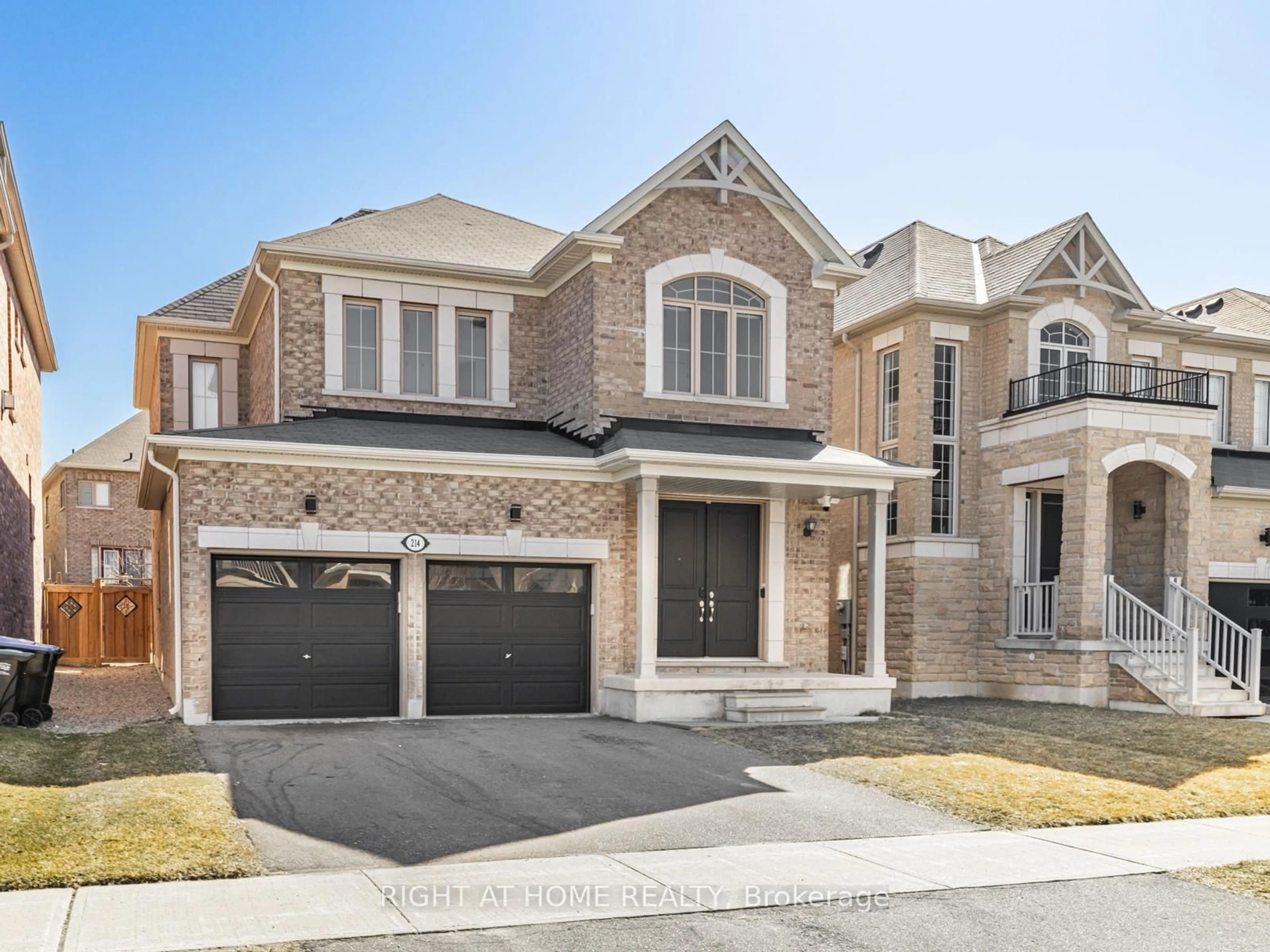 Home with brick exterior material, street for 214 Stevenson Cres, Bradford West Gwillimbury Ontario L3Z 0T1