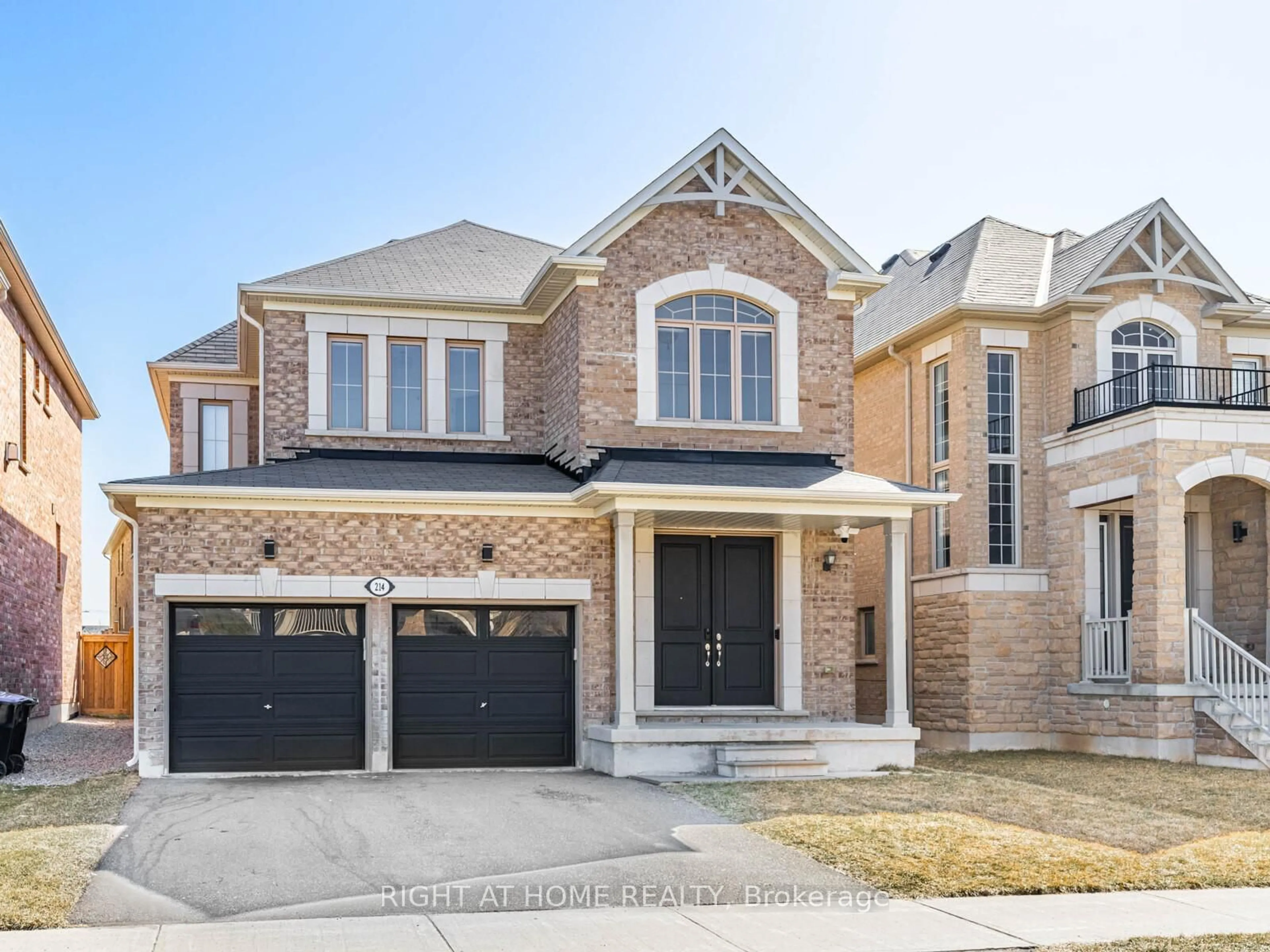 Home with brick exterior material, street for 214 Stevenson Cres, Bradford West Gwillimbury Ontario L3Z 0T1