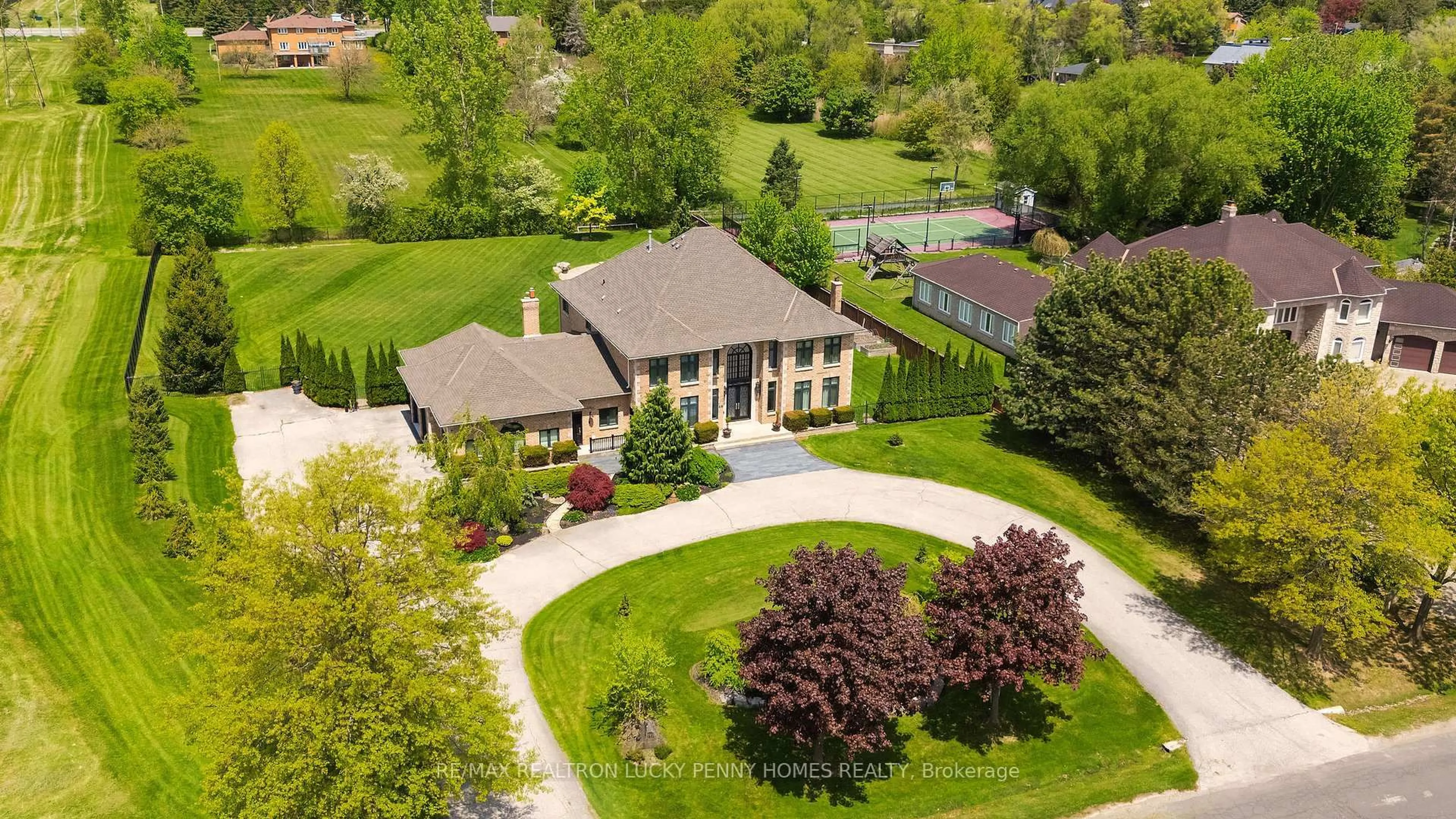 A pic from outside/outdoor area/front of a property/back of a property/a pic from drone, street for 46 Richard Person Dr, Markham Ontario L6C 1B1