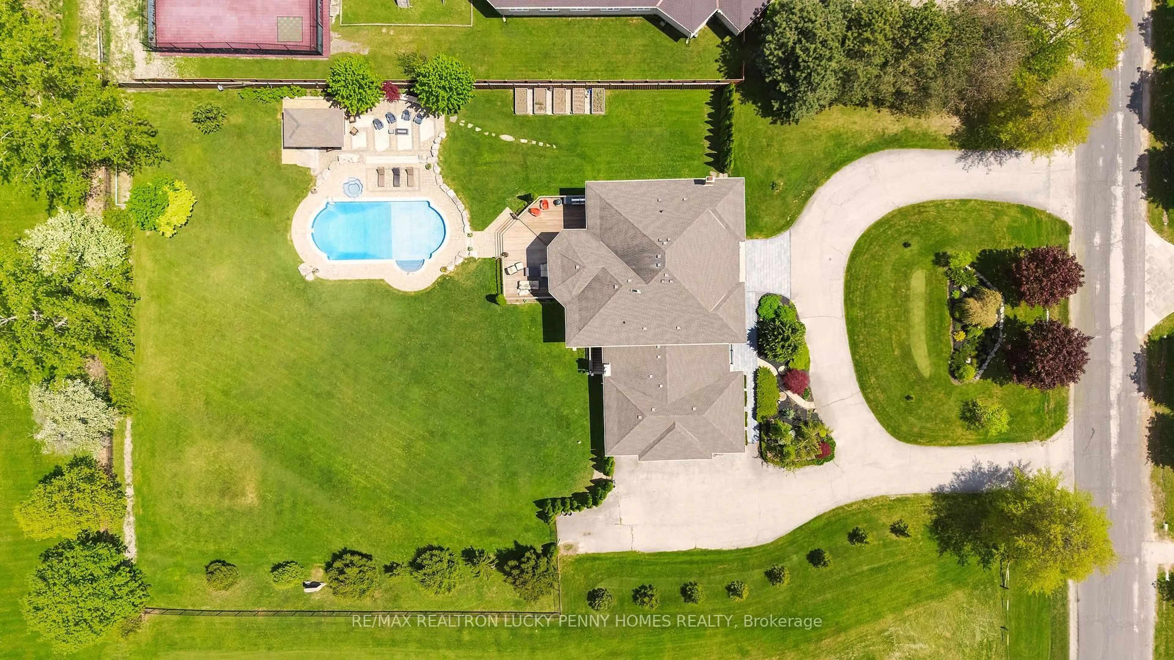 A pic from outside/outdoor area/front of a property/back of a property/a pic from drone, unknown for 46 Richard Person Dr, Markham Ontario L6C 1B1
