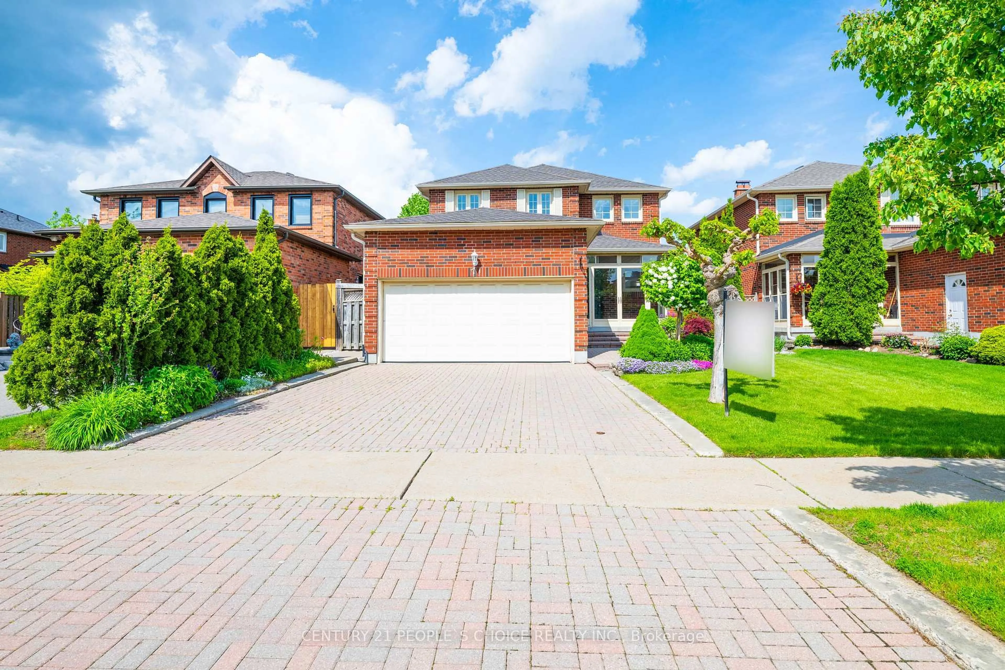 Home with brick exterior material, street for 71 links Rd, Vaughan Ontario L6A 1L4