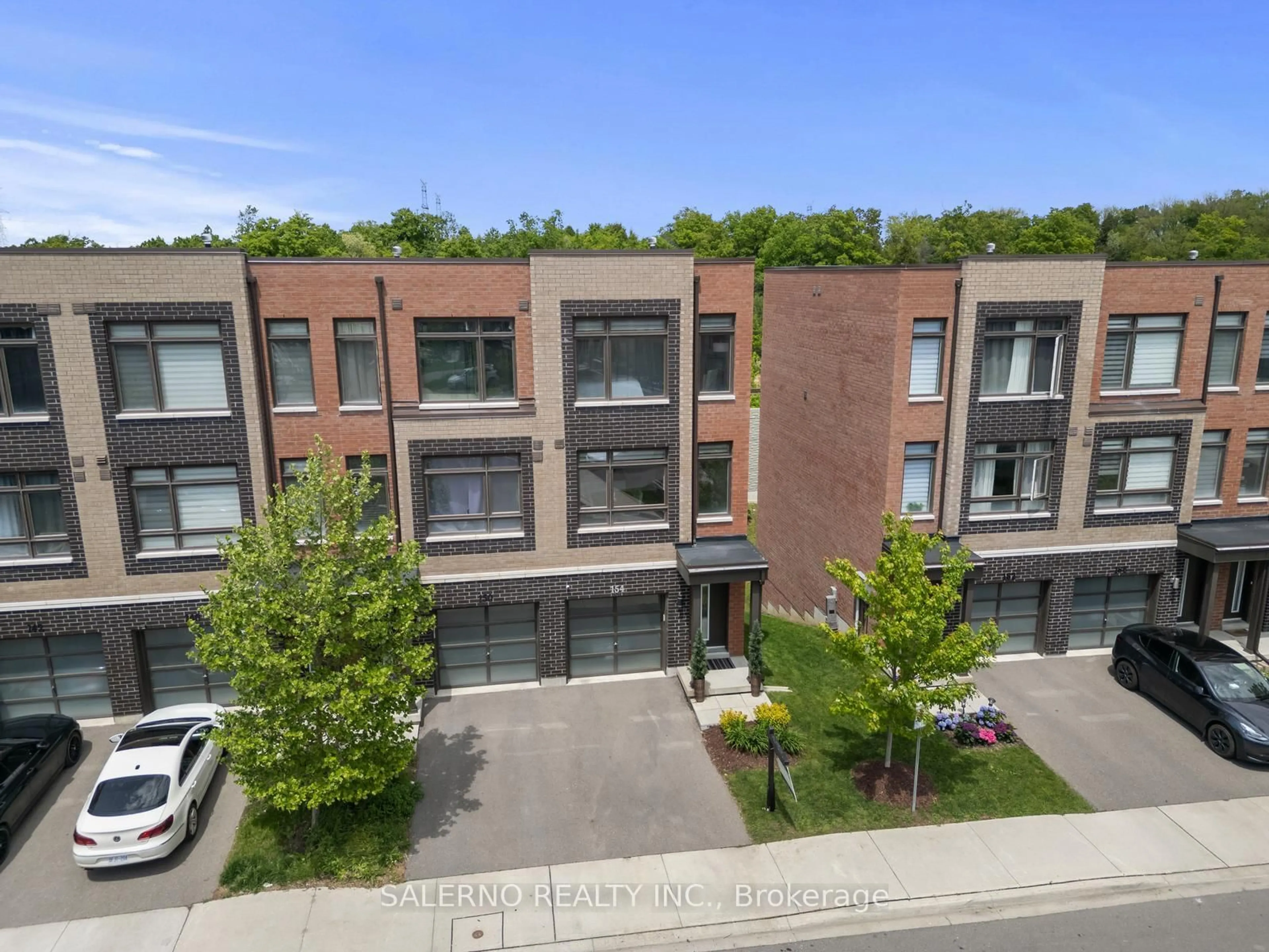 A pic from outside/outdoor area/front of a property/back of a property/a pic from drone, unknown for 154 Dalhousie St, Vaughan Ontario L4L 0L7