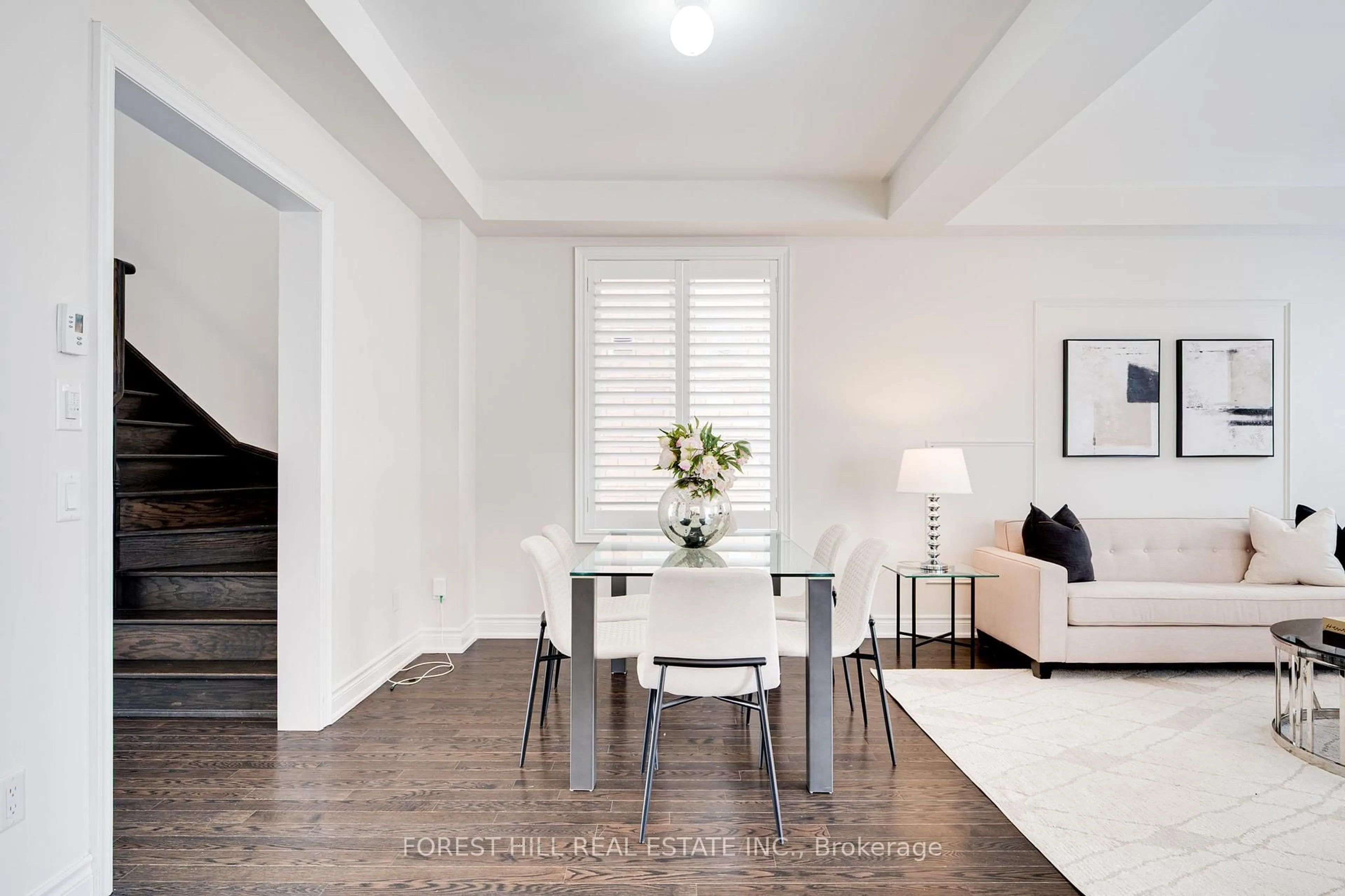 Dining room, wood/laminate floor for 30 William Luck Ave, East Gwillimbury Ontario L9N 0S1