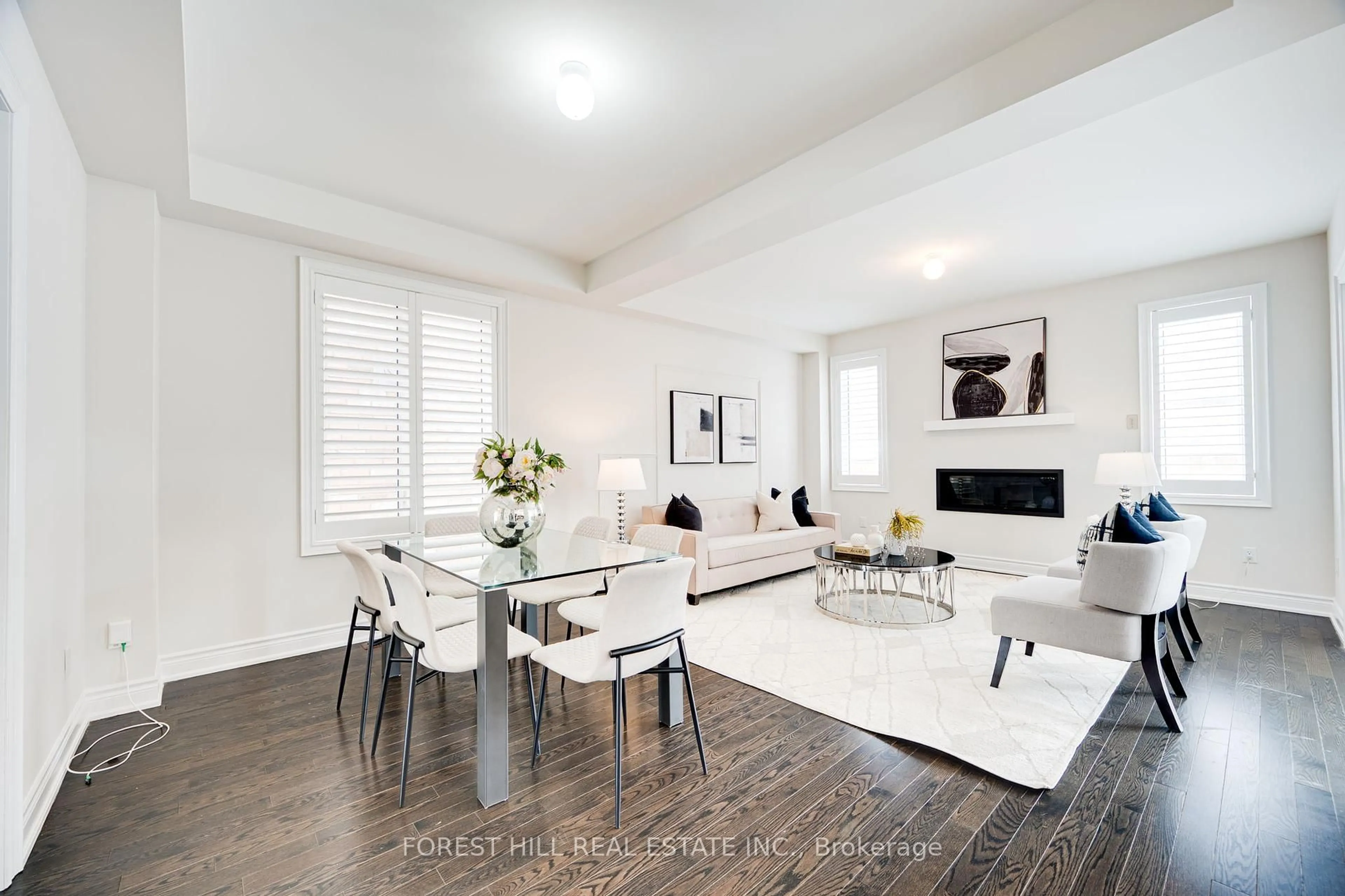 Living room with furniture, unknown for 30 William Luck Ave, East Gwillimbury Ontario L9N 0S1