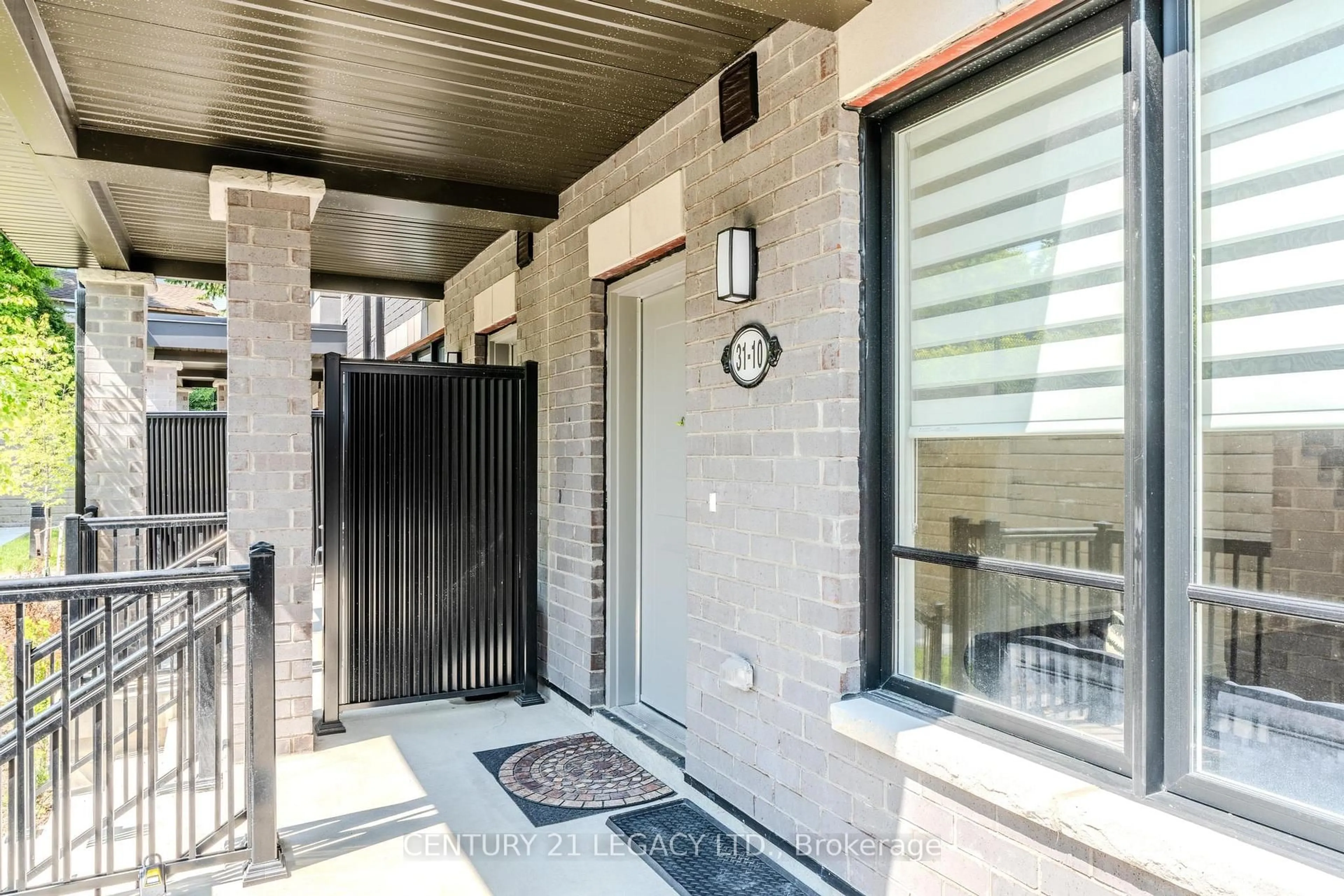 Indoor entryway for 31 Baynes Way #10, Bradford West Gwillimbury Ontario L3Z 4M5