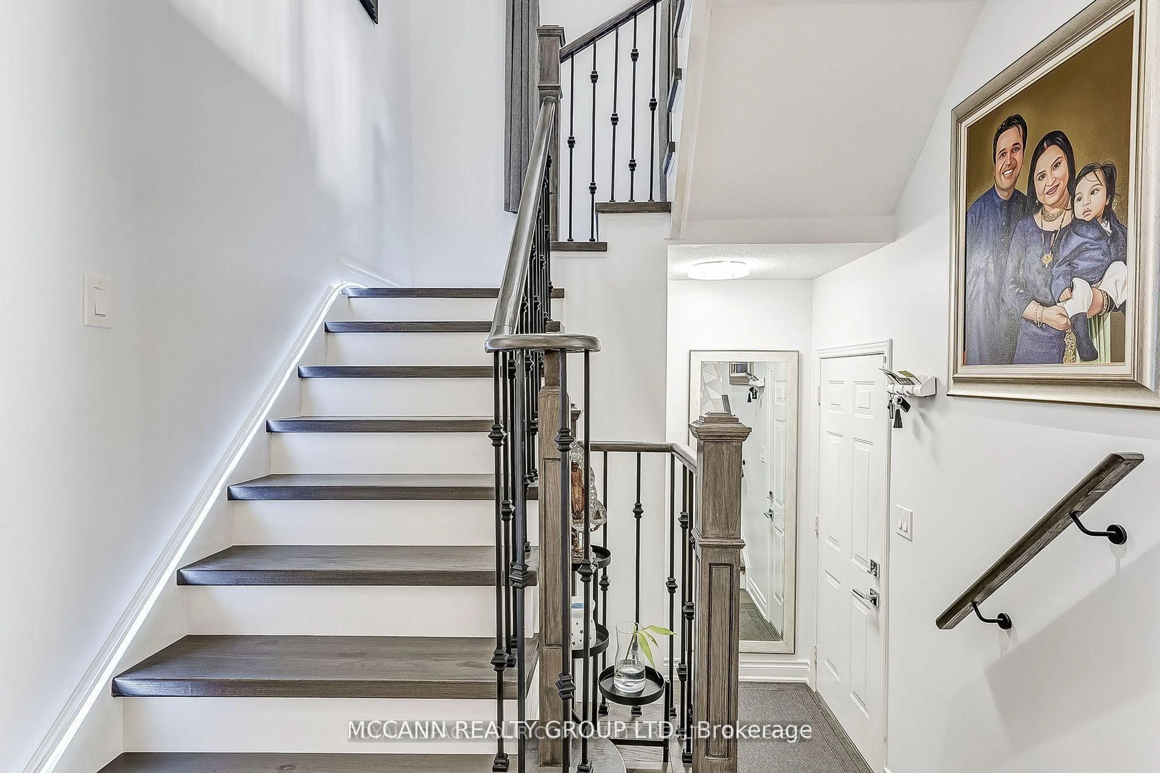 Unknown for 93 Revelstoke Cres, Richmond Hill Ontario L4B 4T4