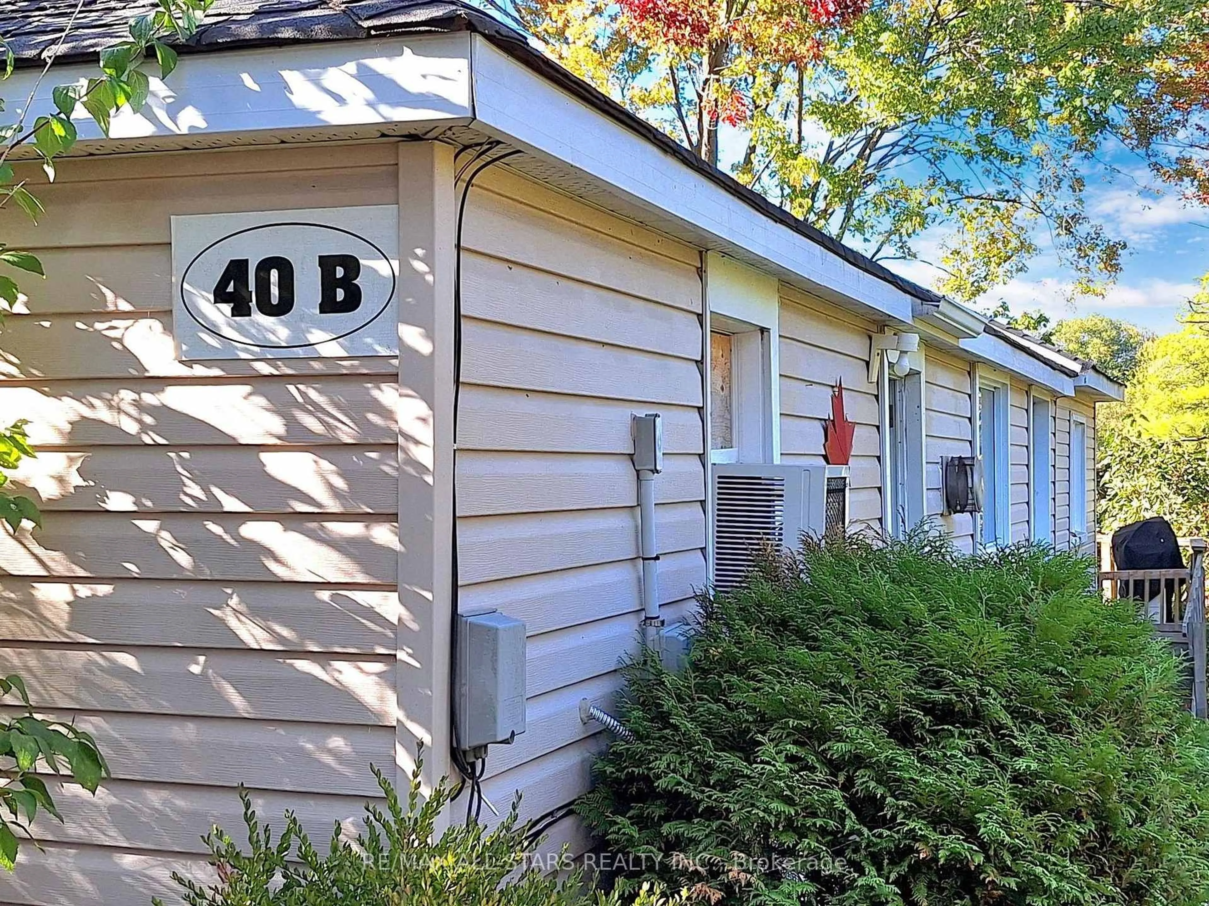 Unknown for 40 Riverglen Dr, Georgina Ontario L4P 2R1