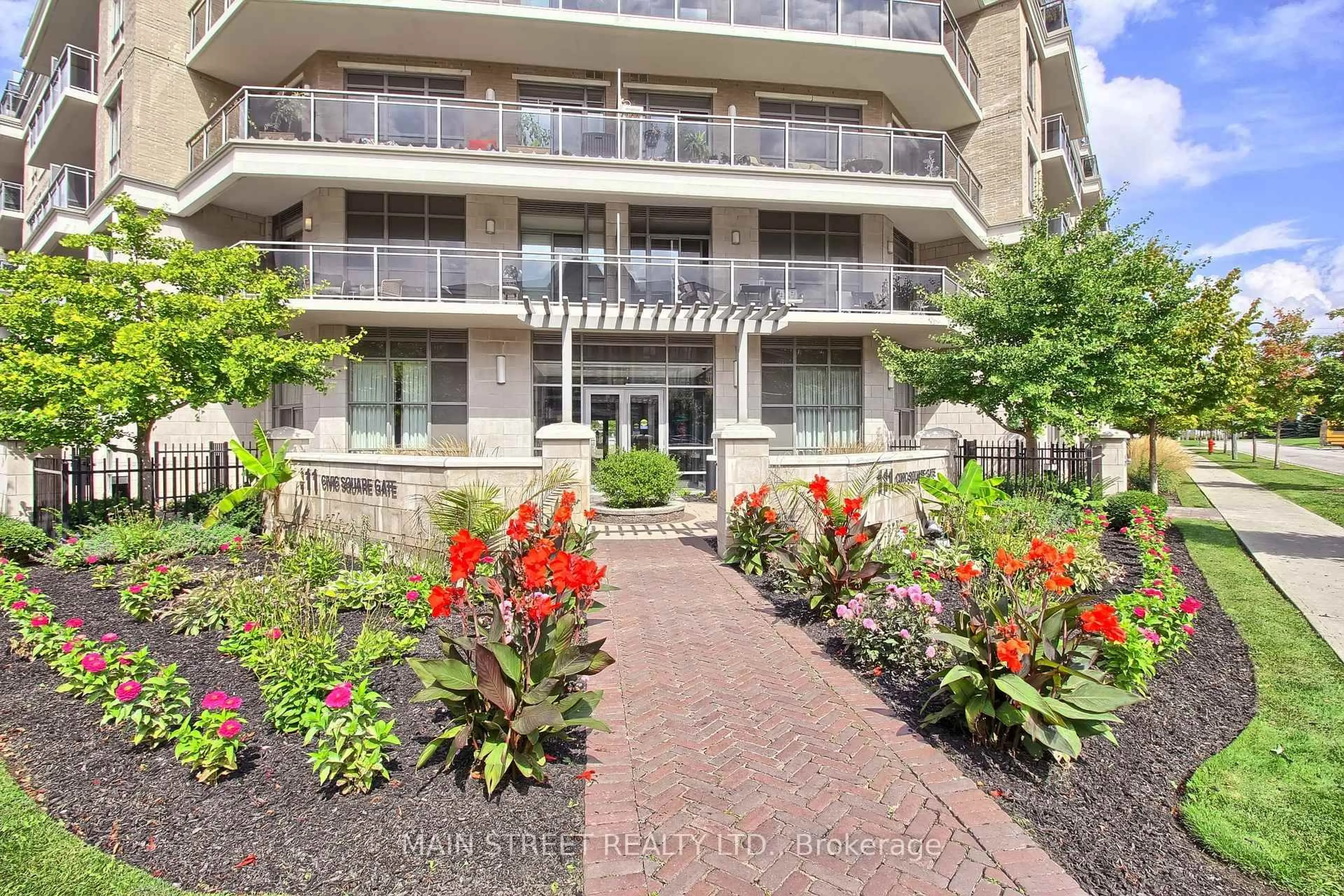 Patio, unknown for 111 Civic Square Gate #220, Aurora Ontario L4G 0S6