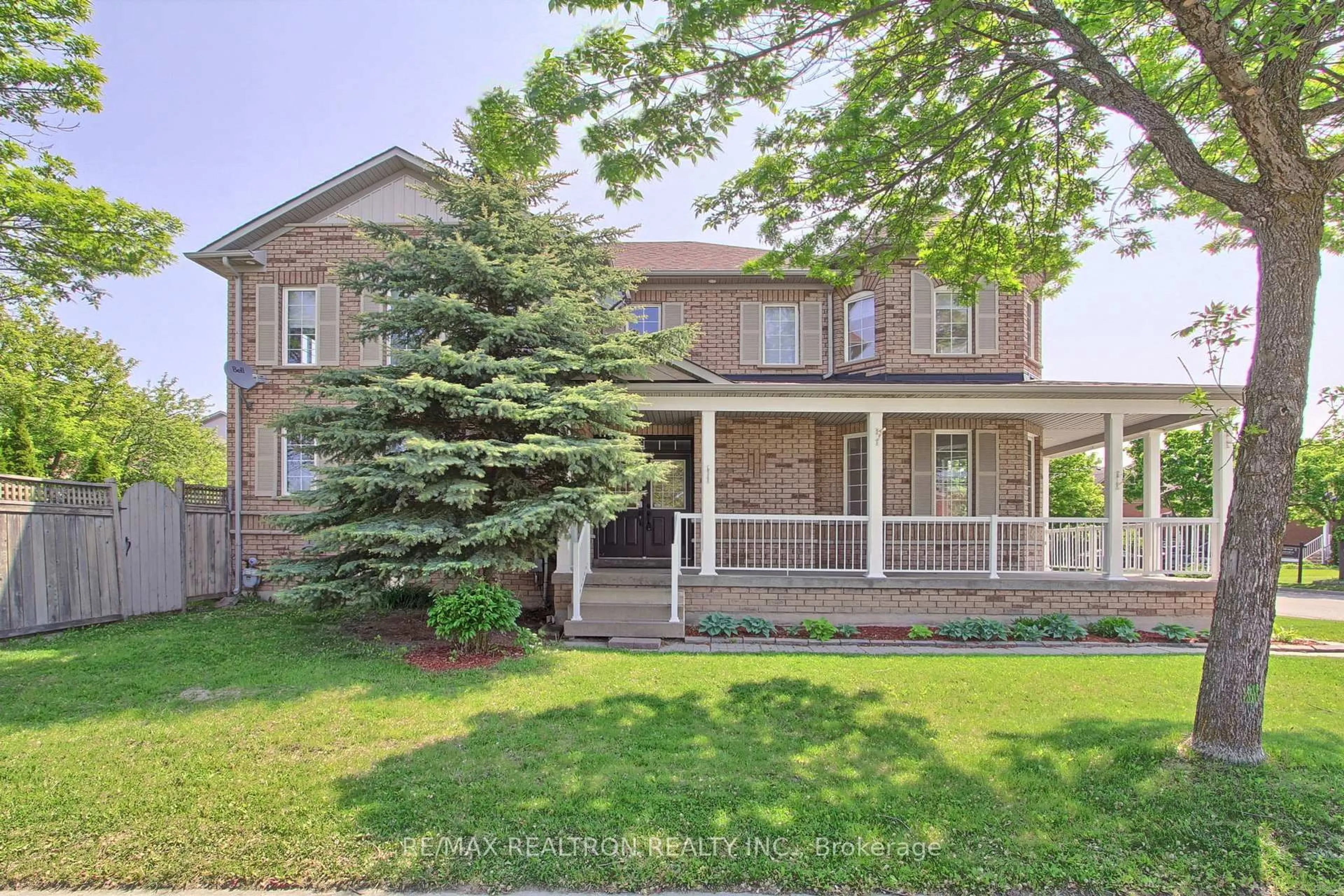 Home with brick exterior material, street for 119 Watkins Glen Cres, Aurora Ontario L4G 7P4