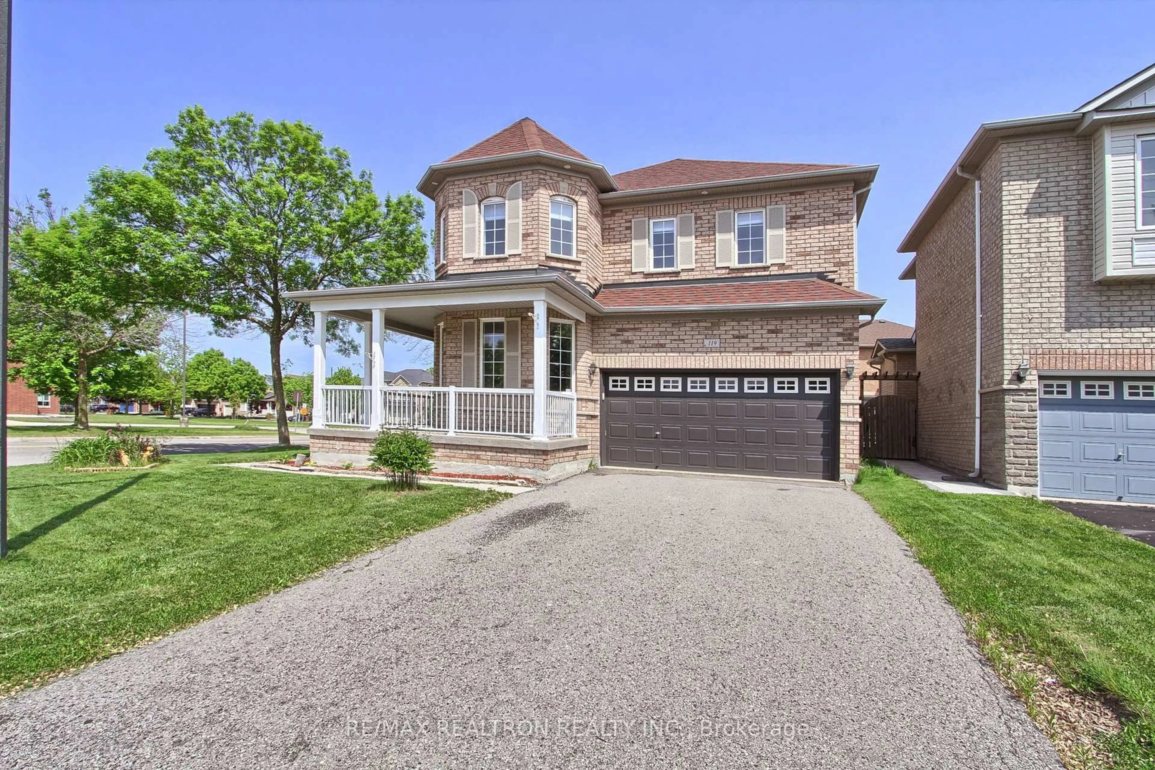 Home with brick exterior material, street for 119 Watkins Glen Cres, Aurora Ontario L4G 7P4