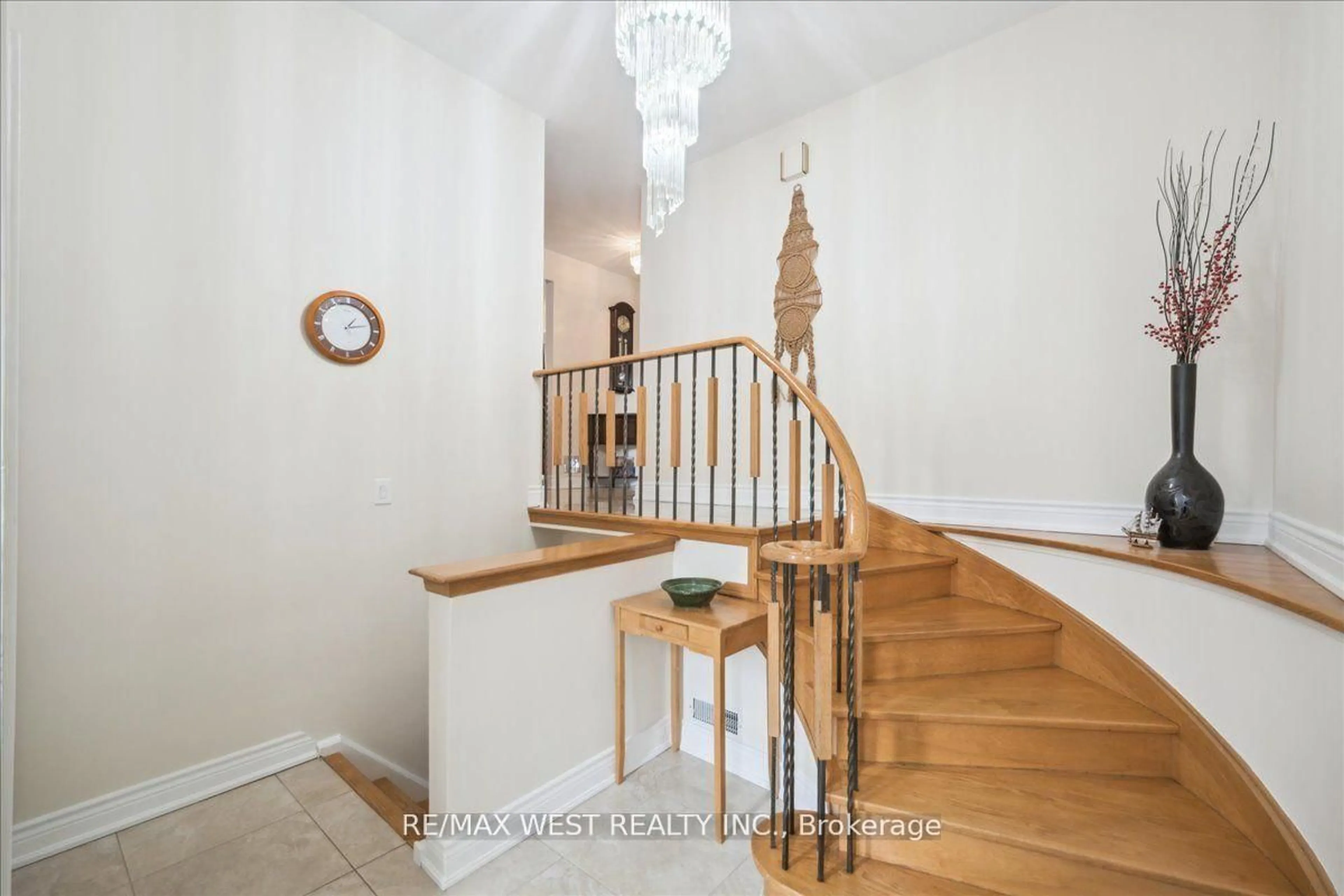 Unknown for 117 Willis Rd, Vaughan Ontario L4L 2S4